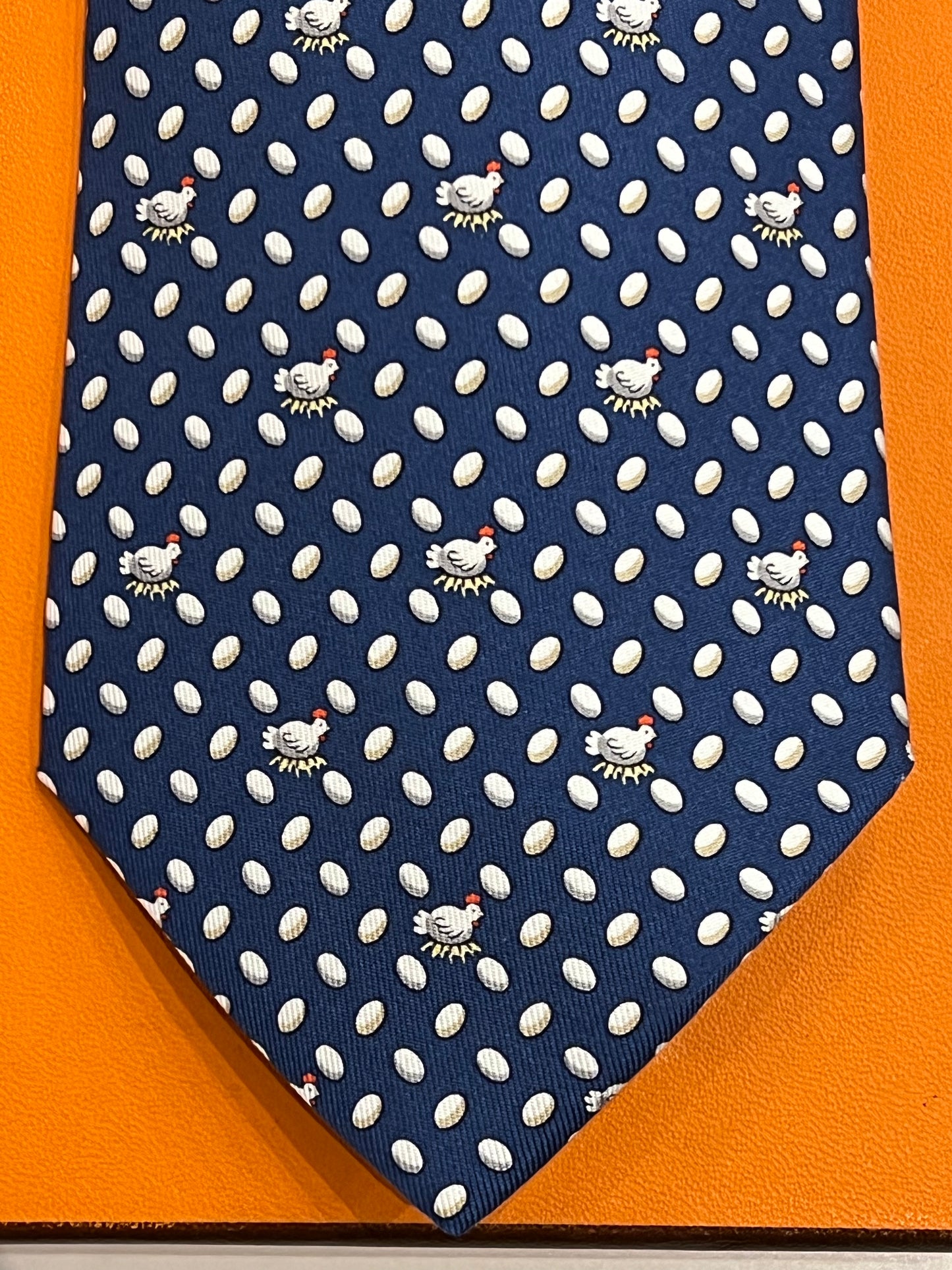 Cravatta Hermès blu con uova e galline 7901MA