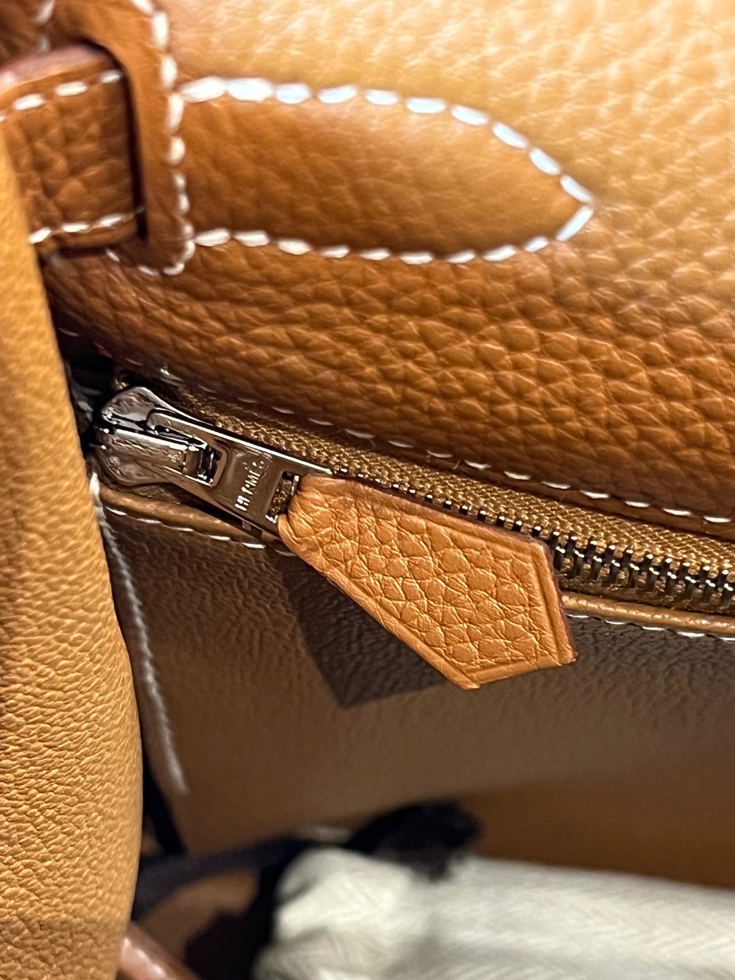 Hermès Kelly 28 Togo Gold Palladium Retourne