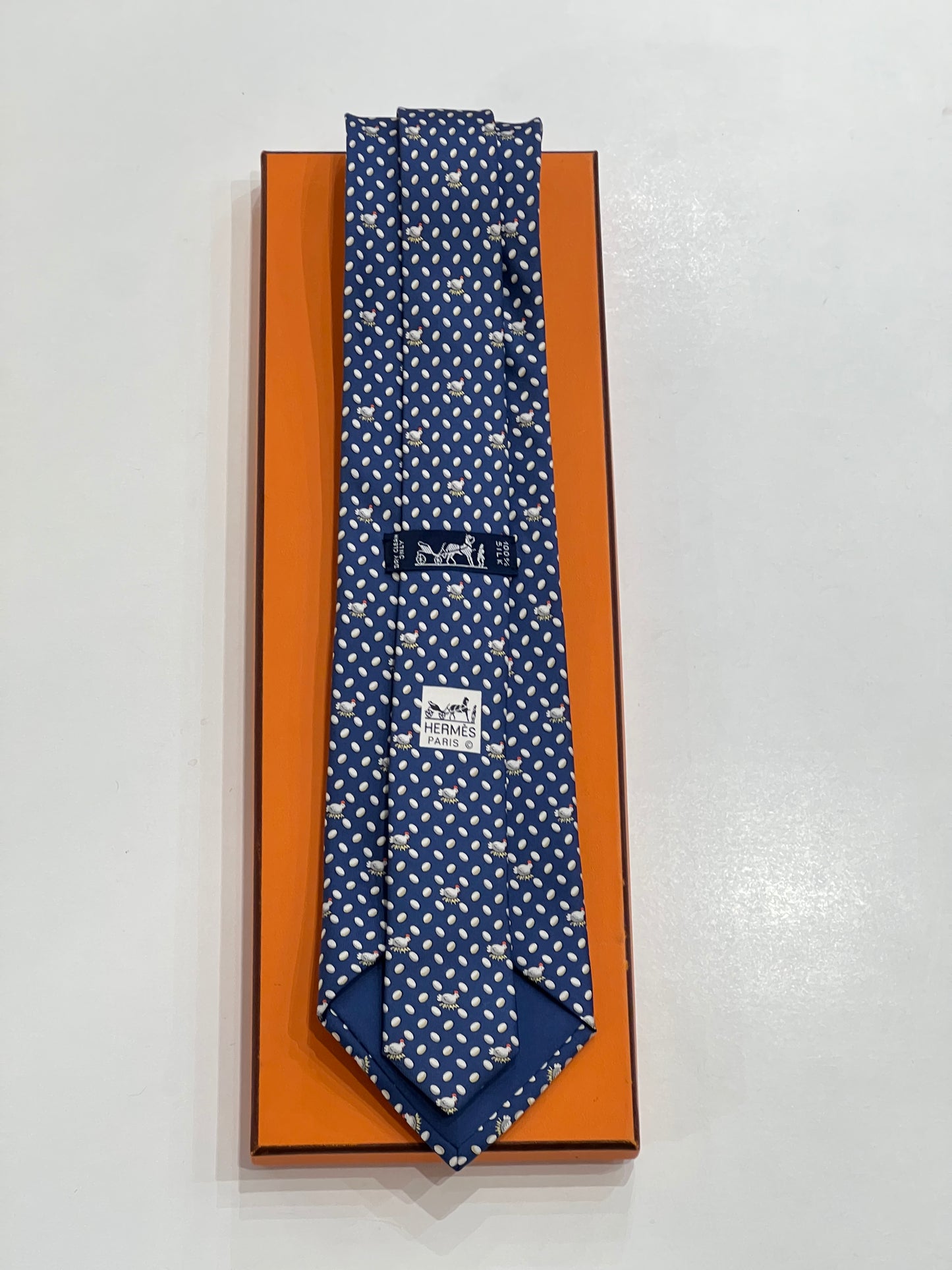 Cravatta Hermès blu con uova e galline 7901MA