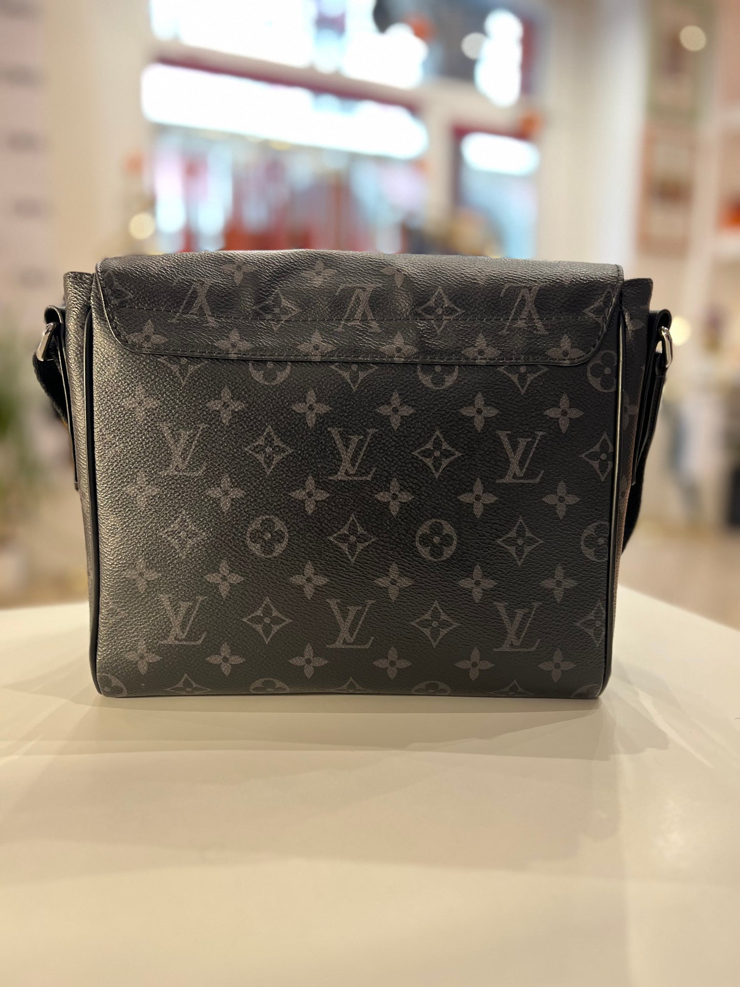 Louis Vuitton District PM Eclipse noir