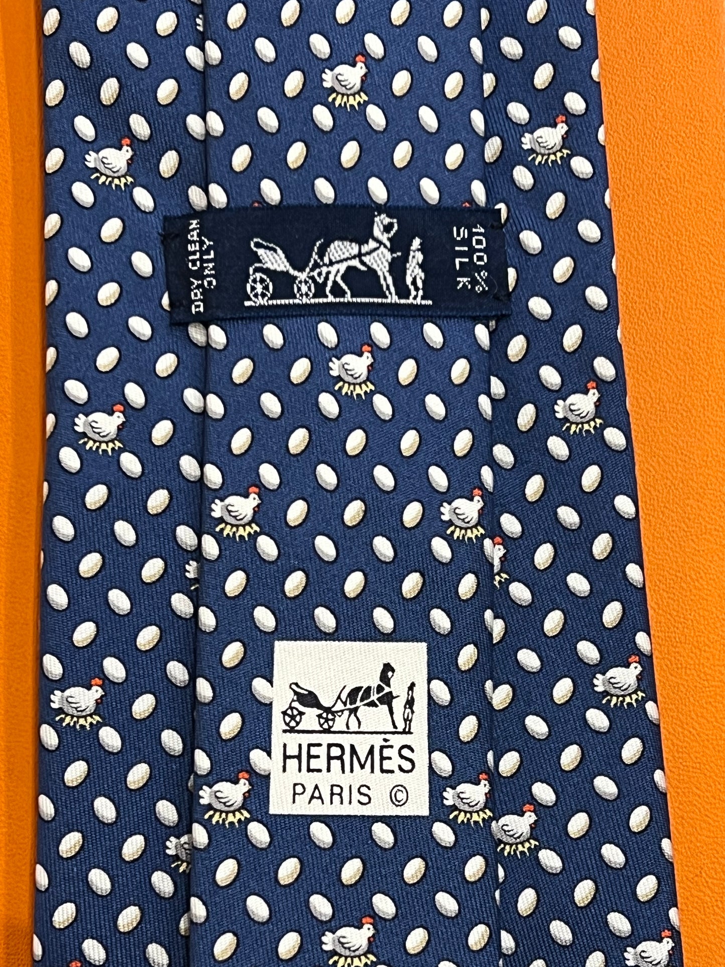 Cravatta Hermès blu con uova e galline 7901MA
