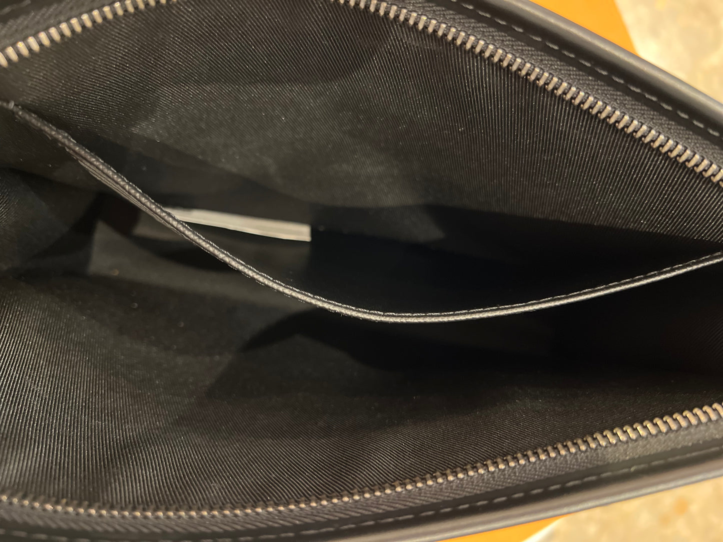 Louis Vuitton Pochette Voyage MM in tela eclipse nera