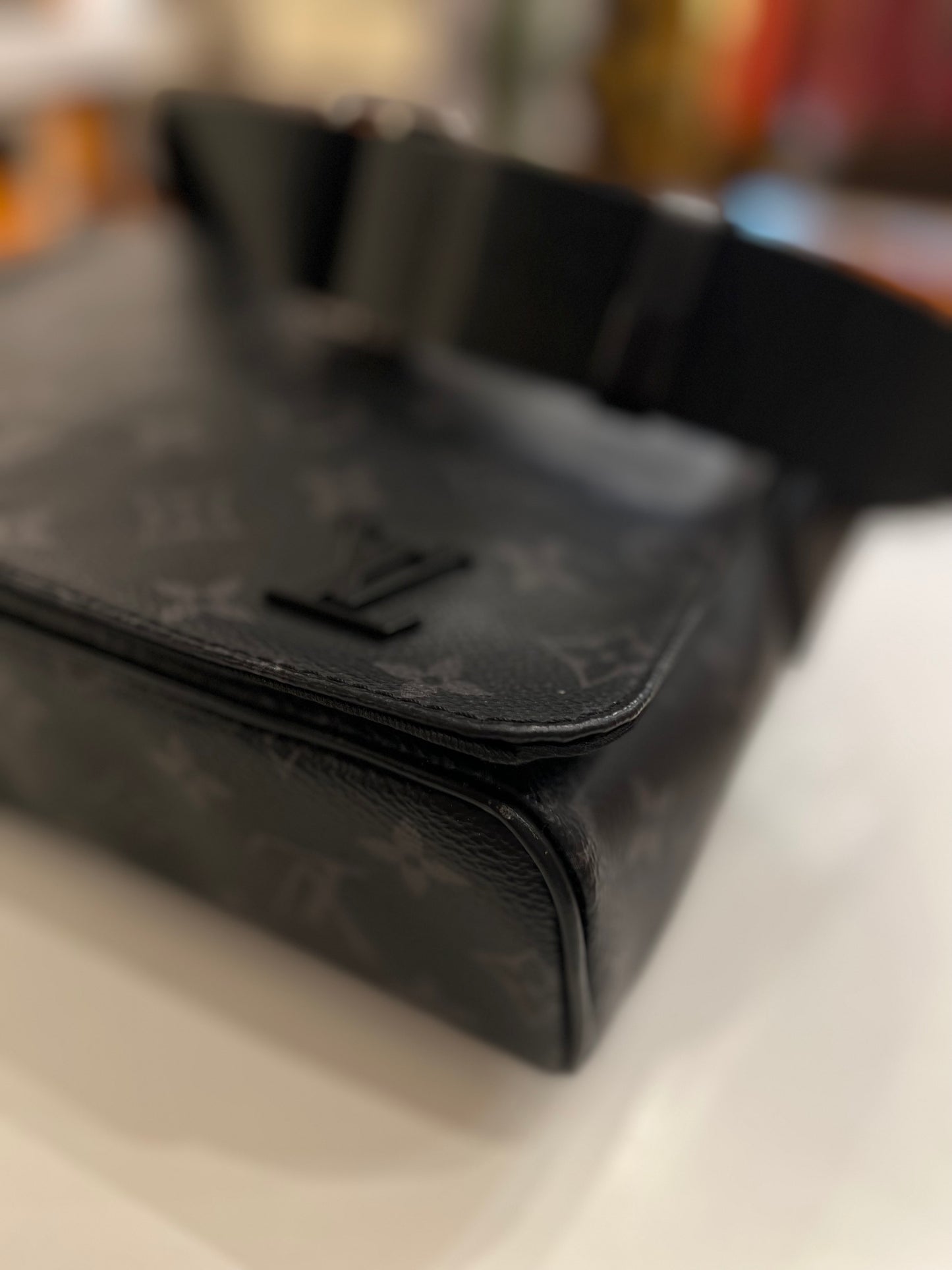 Louis Vuitton District PM Eclipse noir