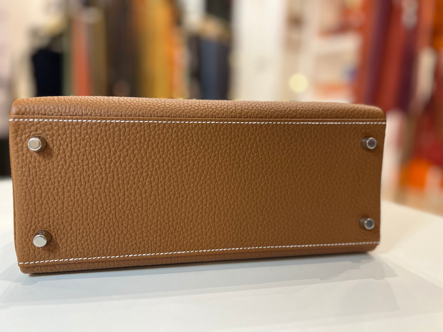 Hermès Kelly 28 Togo Gold Palladium Retourne