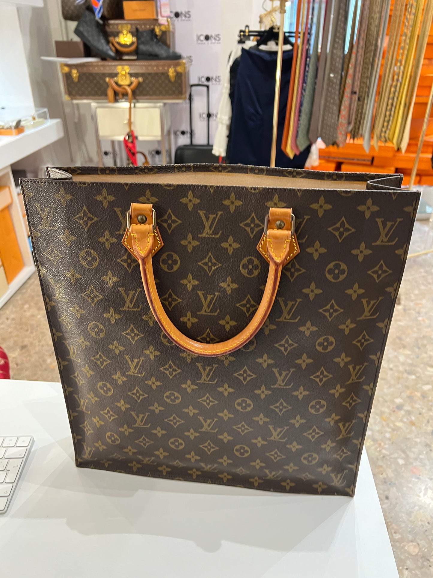 Louis Vuitton Sac Plat Gm