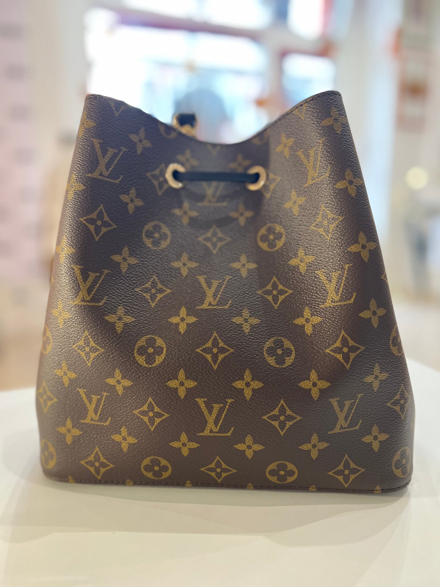 Louis Vuitton NéoNoé MM bucket