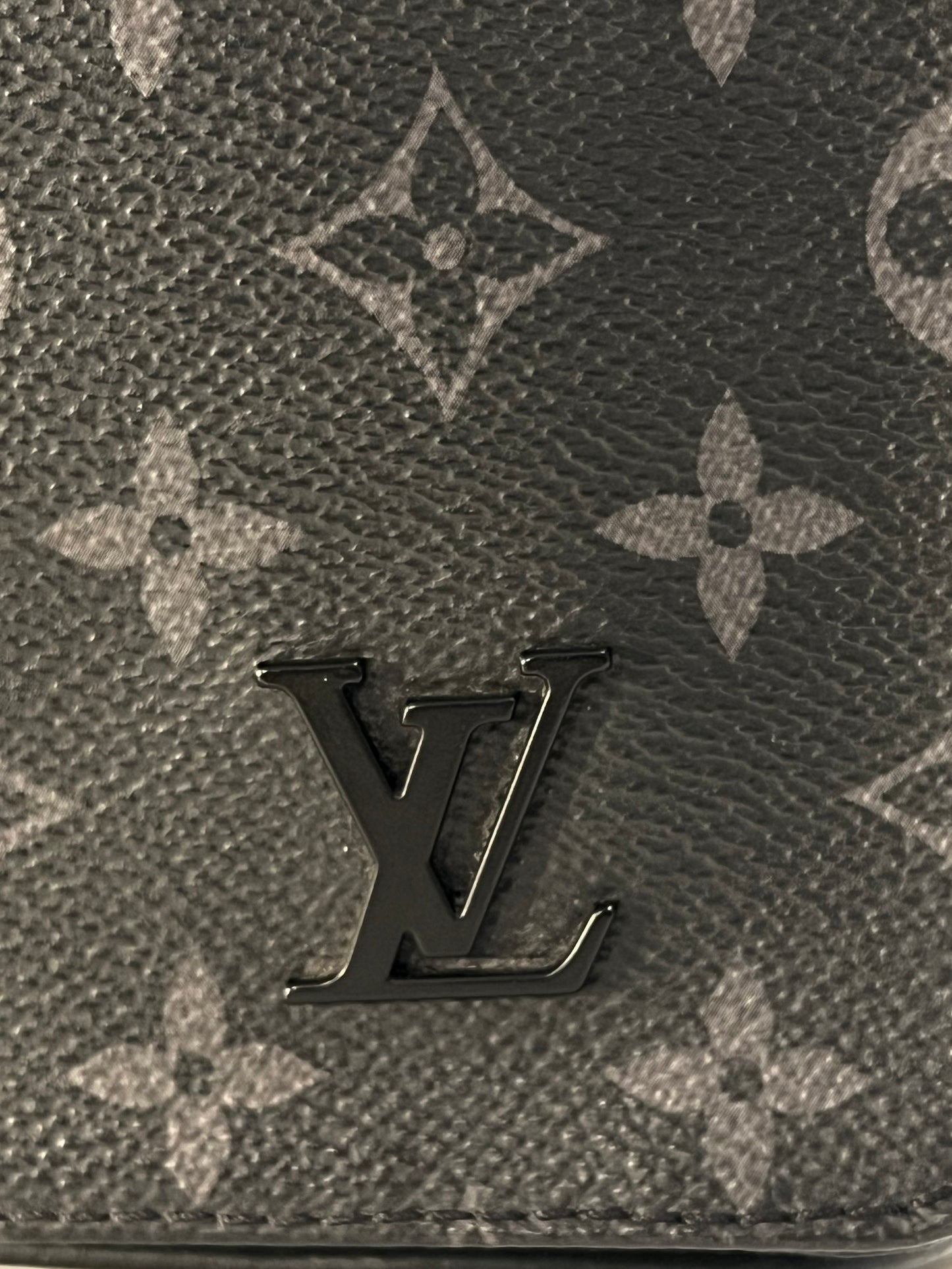 Louis Vuitton District PM Eclipse noir