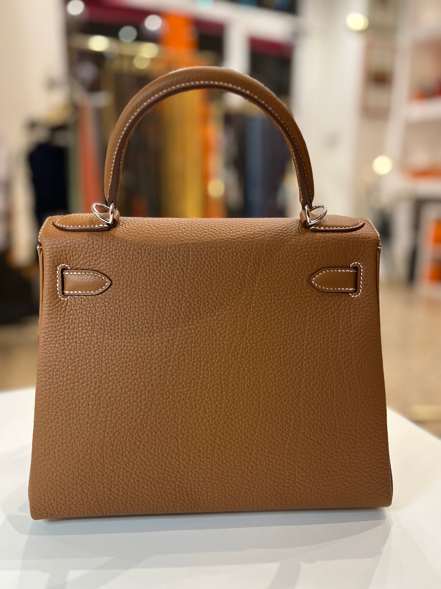 Hermès Kelly 28 Togo Gold Palladium Retourne