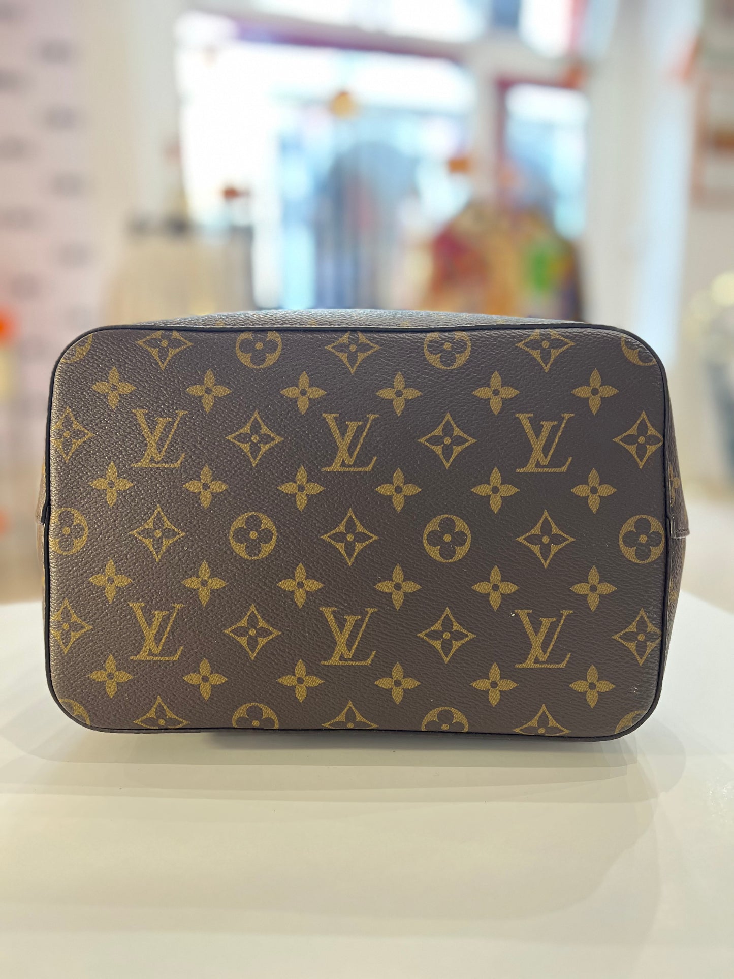 Louis Vuitton NéoNoé MM bucket