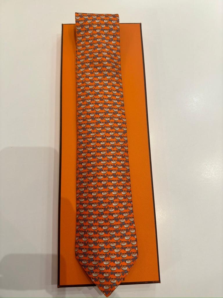 Cravatta vintage Hermès bradipi base arancione 605715PA