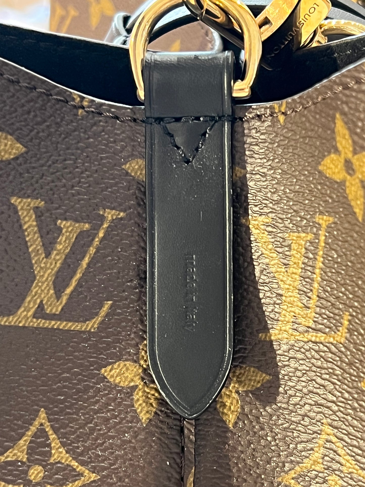 Louis Vuitton NéoNoé MM bucket