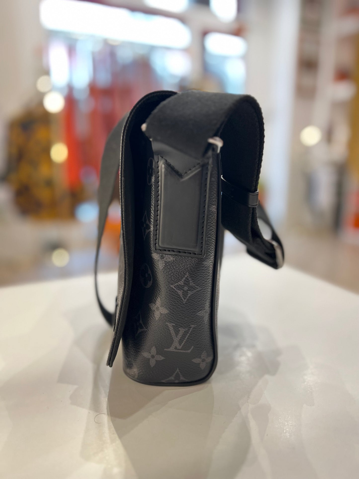 Louis Vuitton District PM Eclipse noir