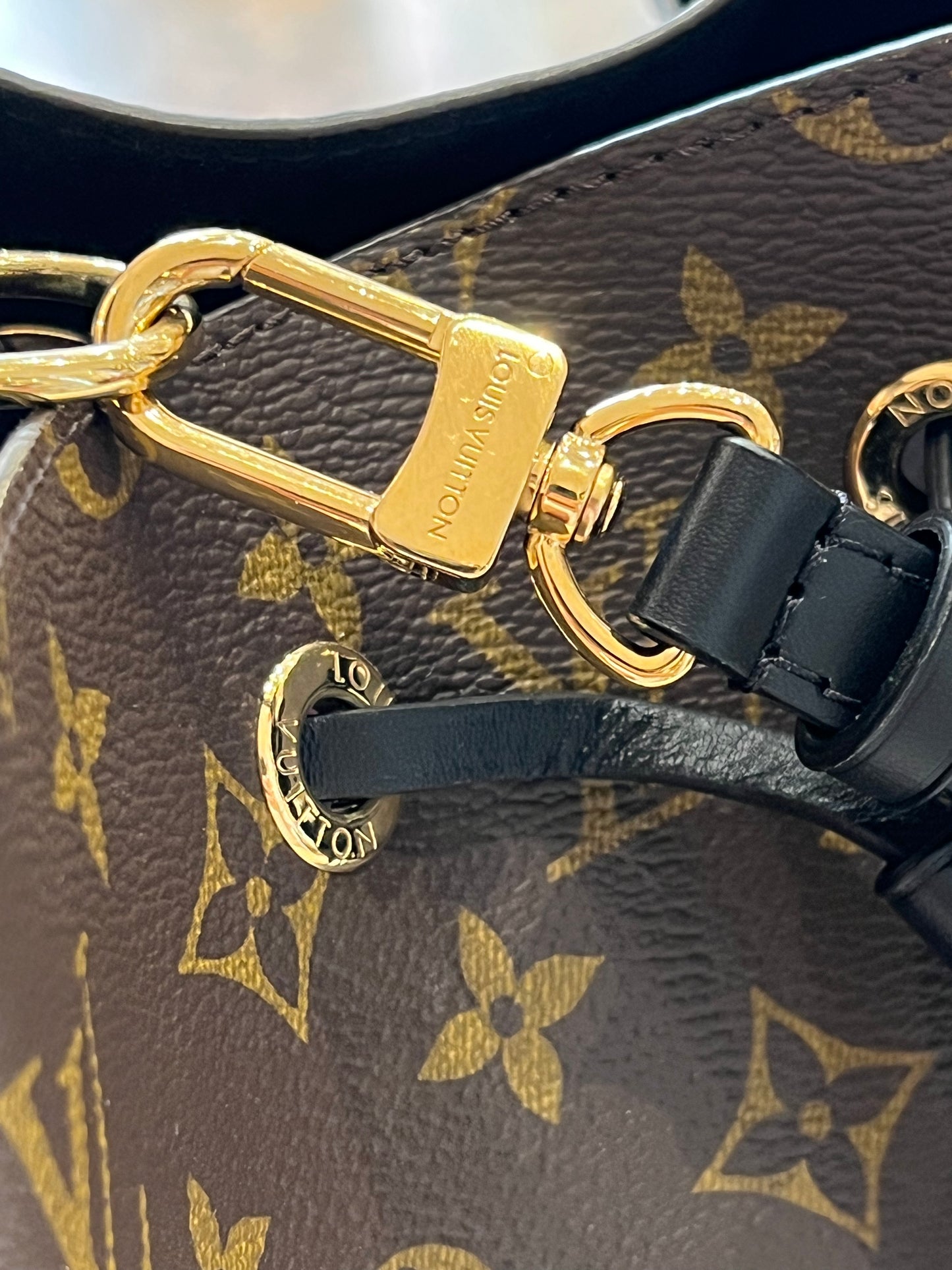 Louis Vuitton NéoNoé MM bucket