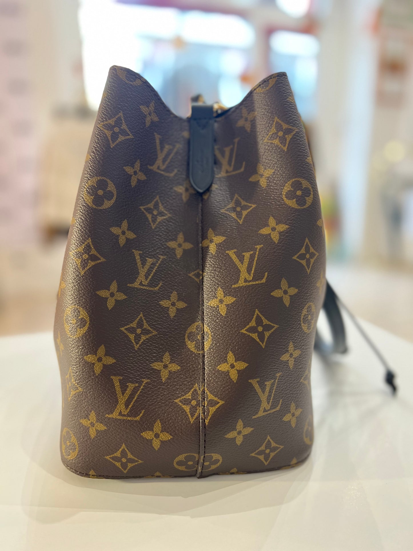Louis Vuitton NéoNoé MM bucket
