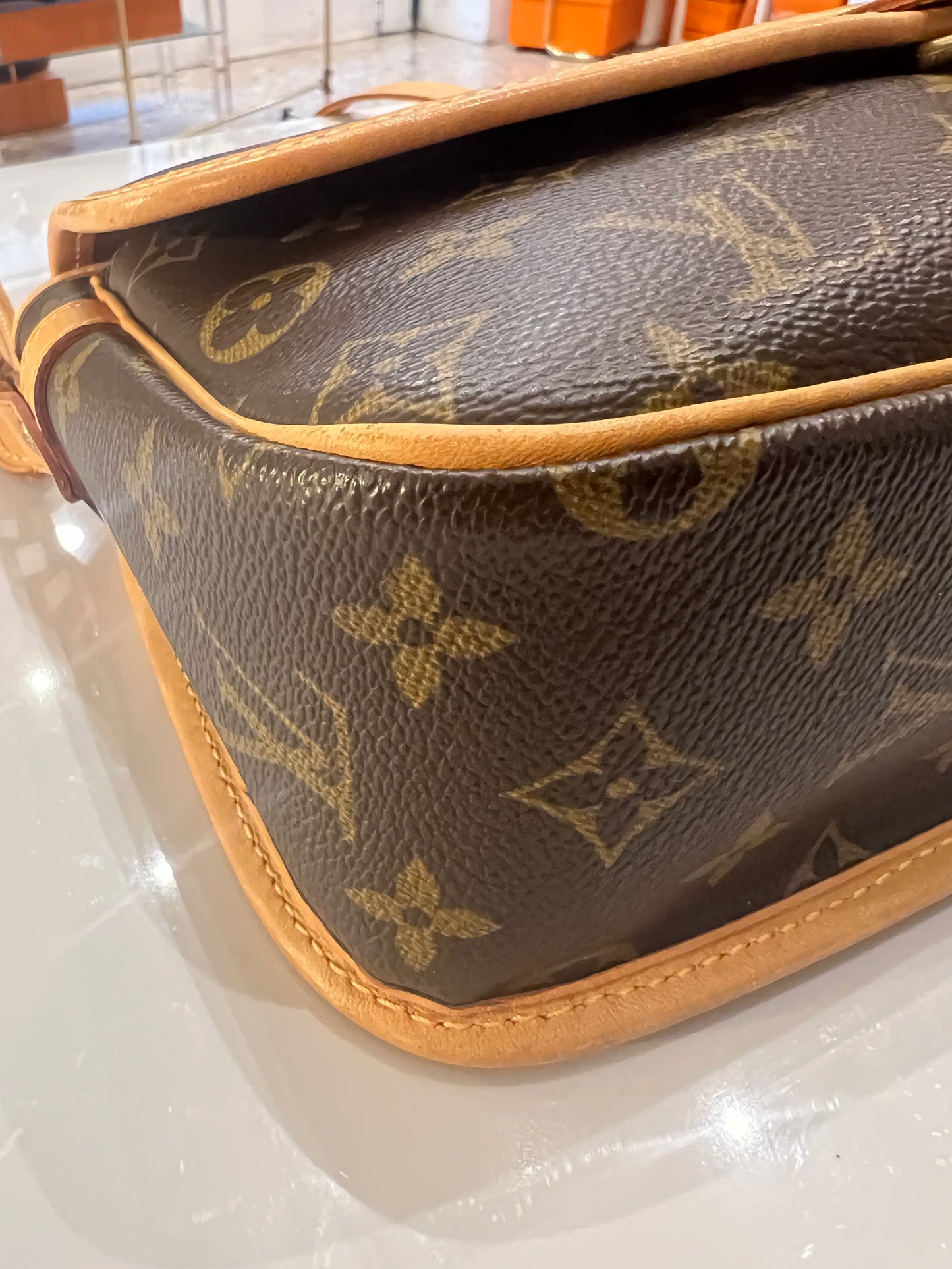 Louis Vuitton Sologne