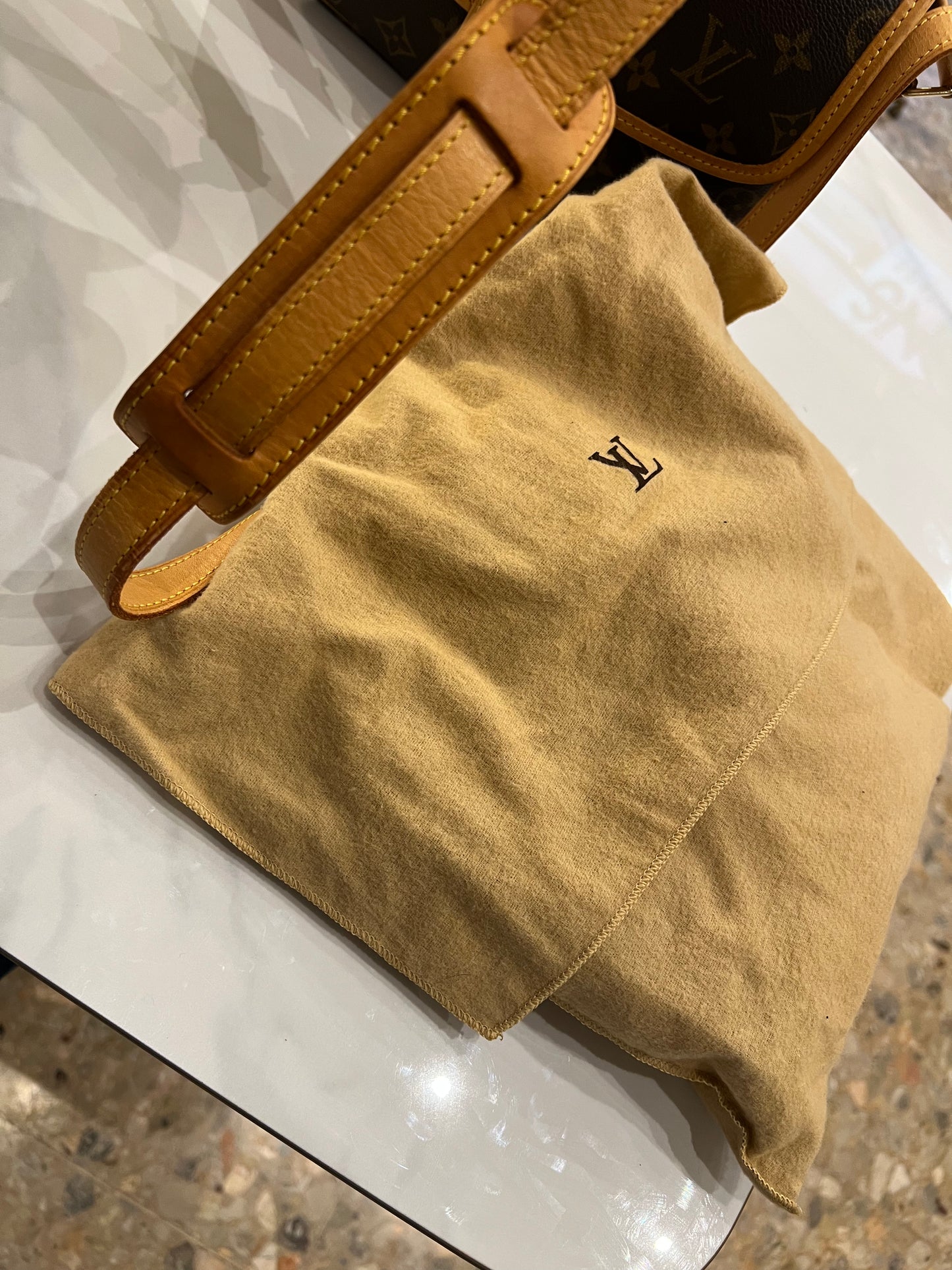 Louis Vuitton Sologne