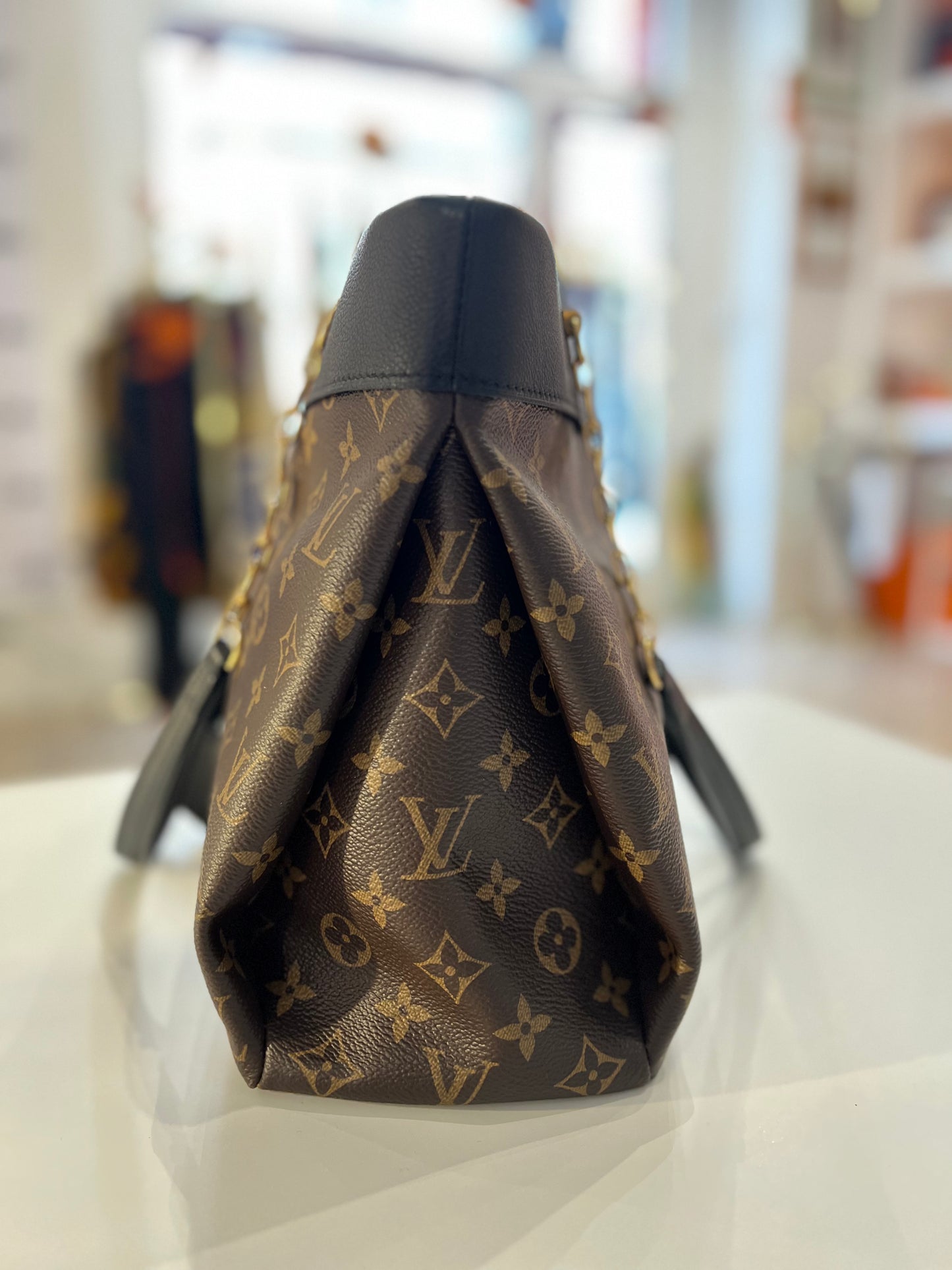 Louis Vuitton Pallas MM chain bag