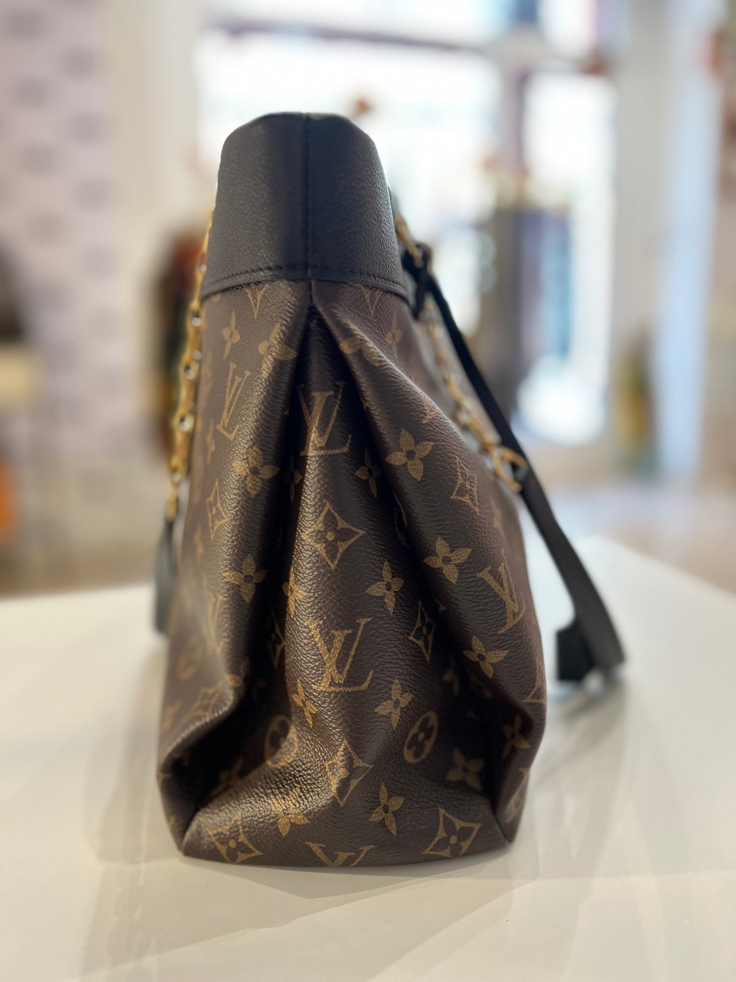 Louis Vuitton Pallas MM chain bag
