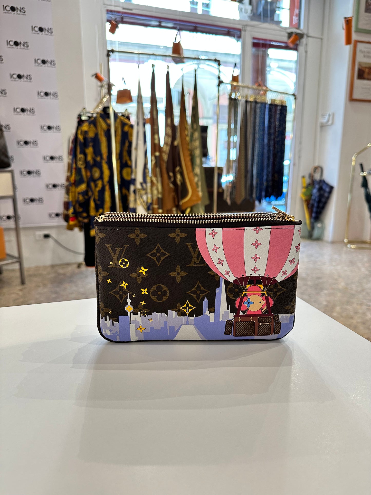 Louis Vuitton pochette double zip