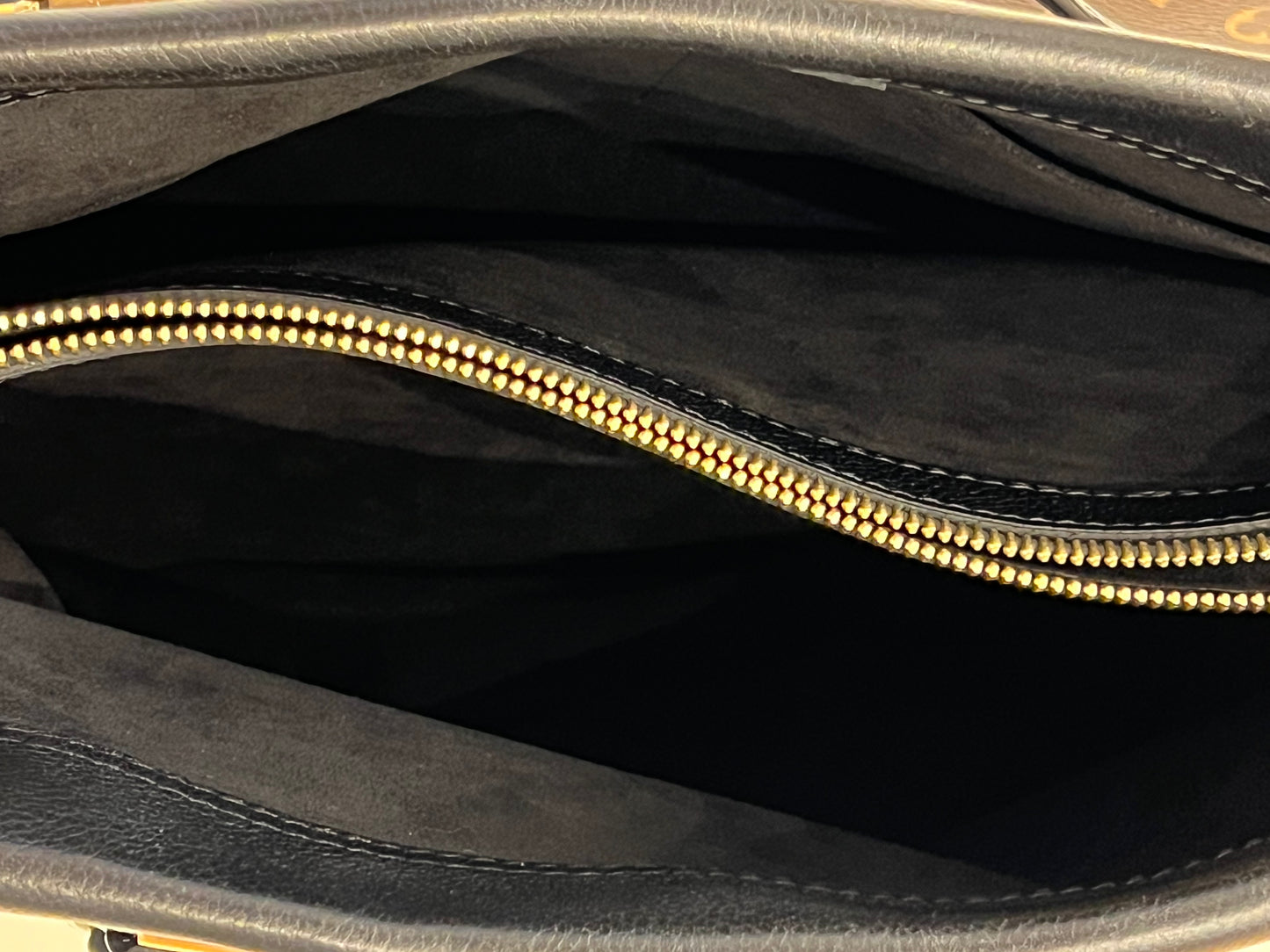 Louis Vuitton Pallas MM chain bag