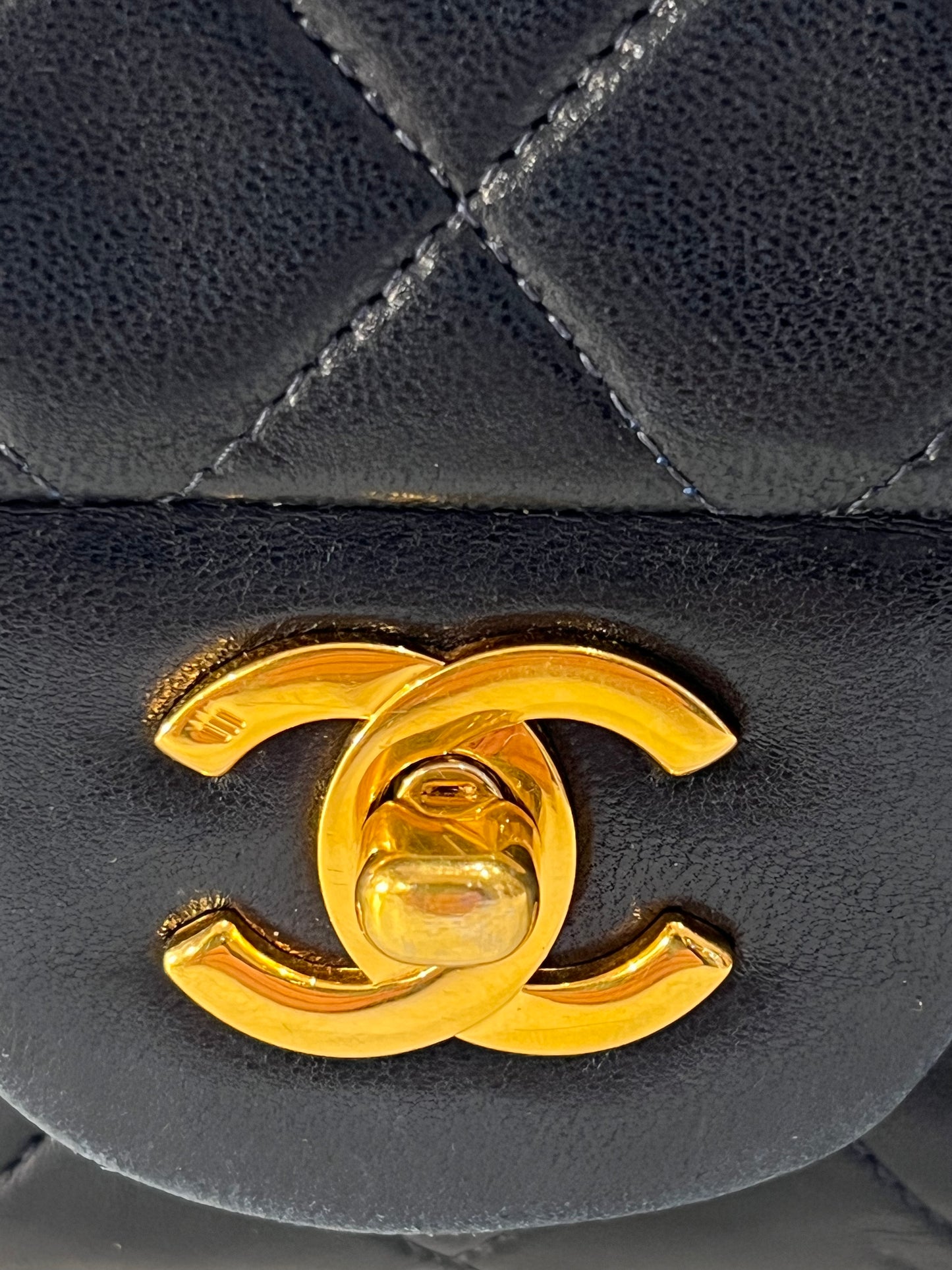 Chanel Timeless lambskin blu