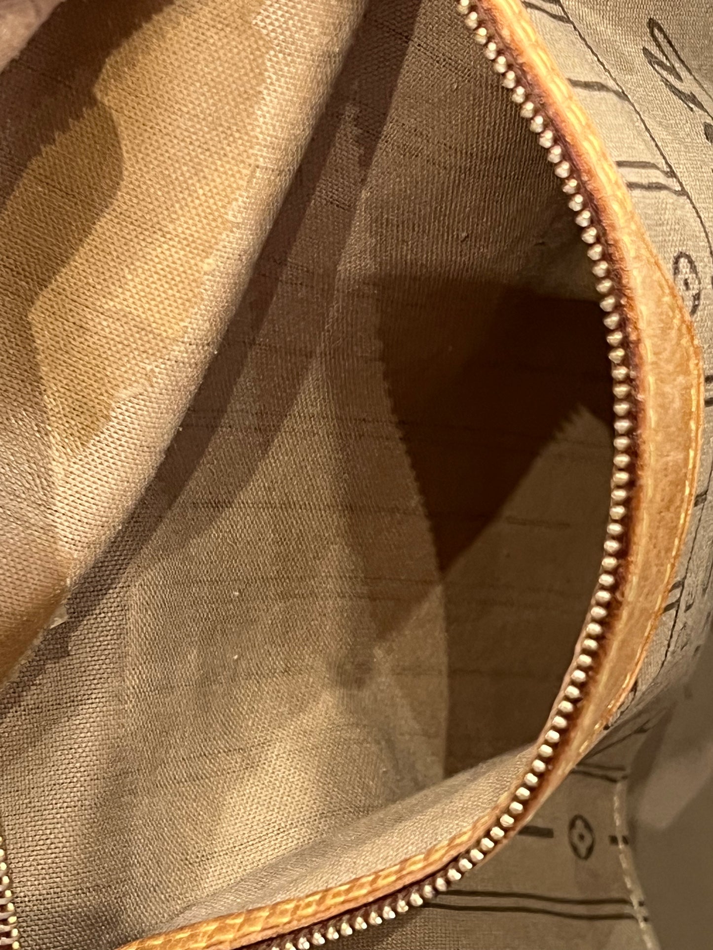 Louis Vuitton Neverfull mm