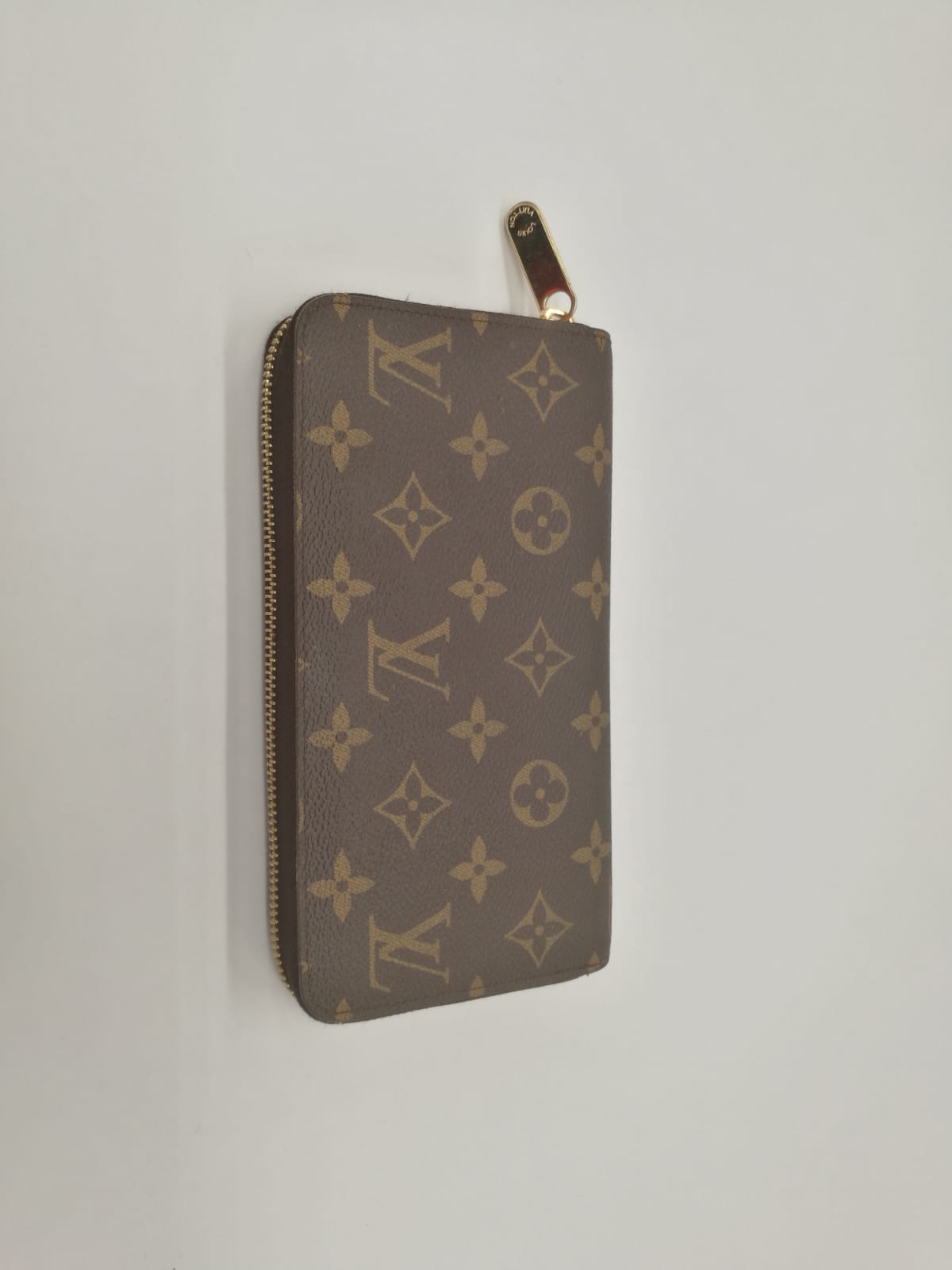 Louis Vuitton Zippy wallet