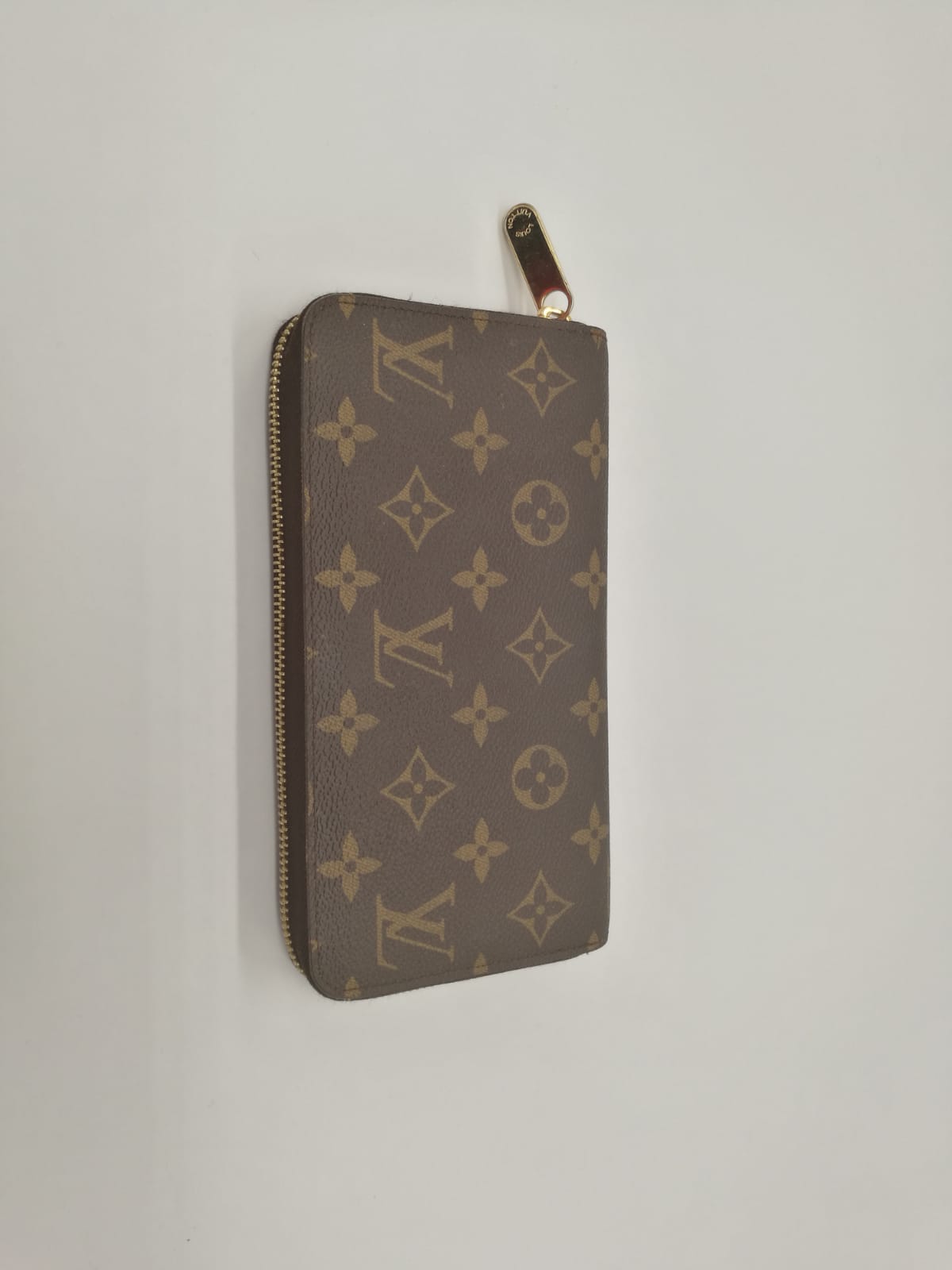Louis Vuitton Zippy wallet