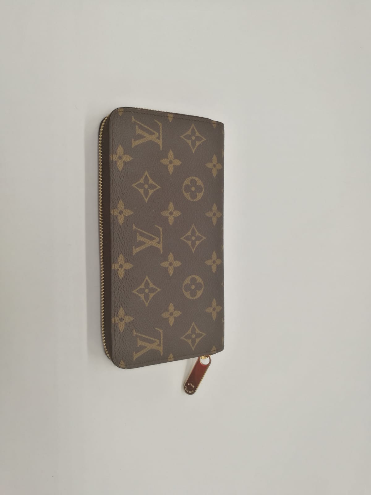 Louis Vuitton Zippy wallet