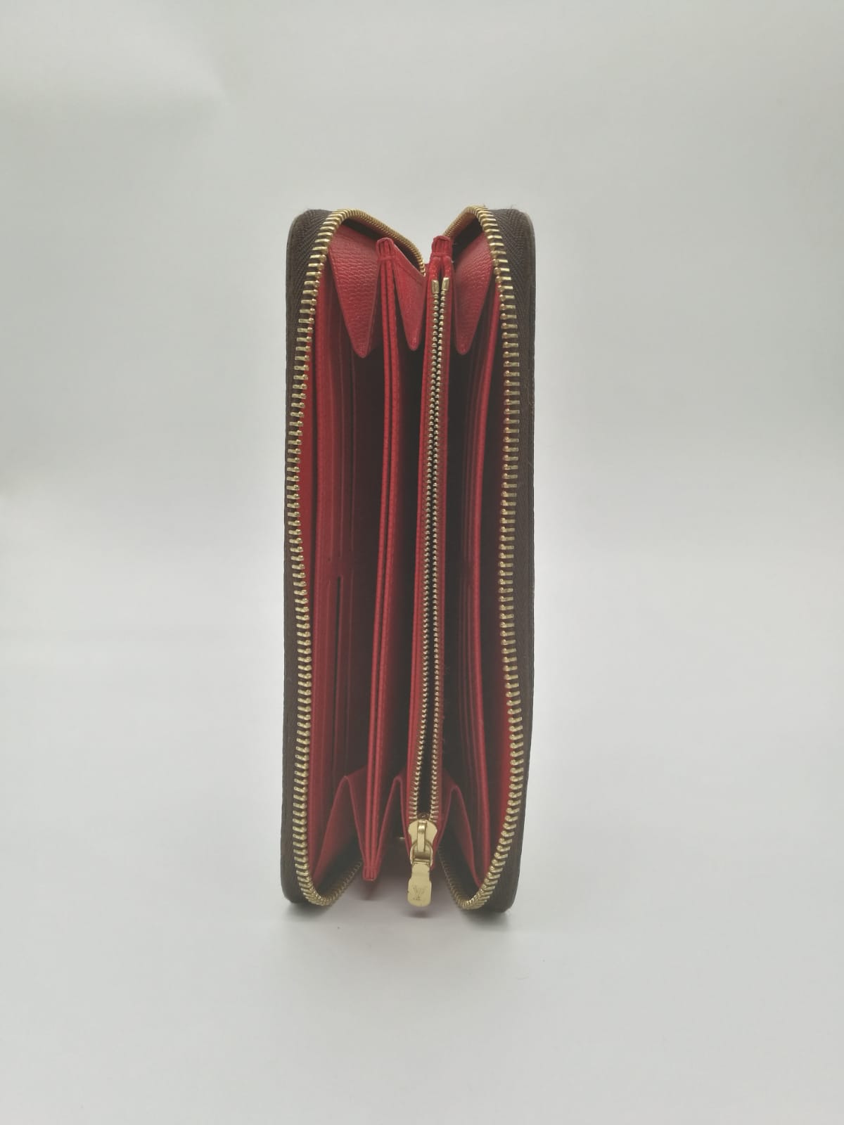 Louis Vuitton Zippy wallet
