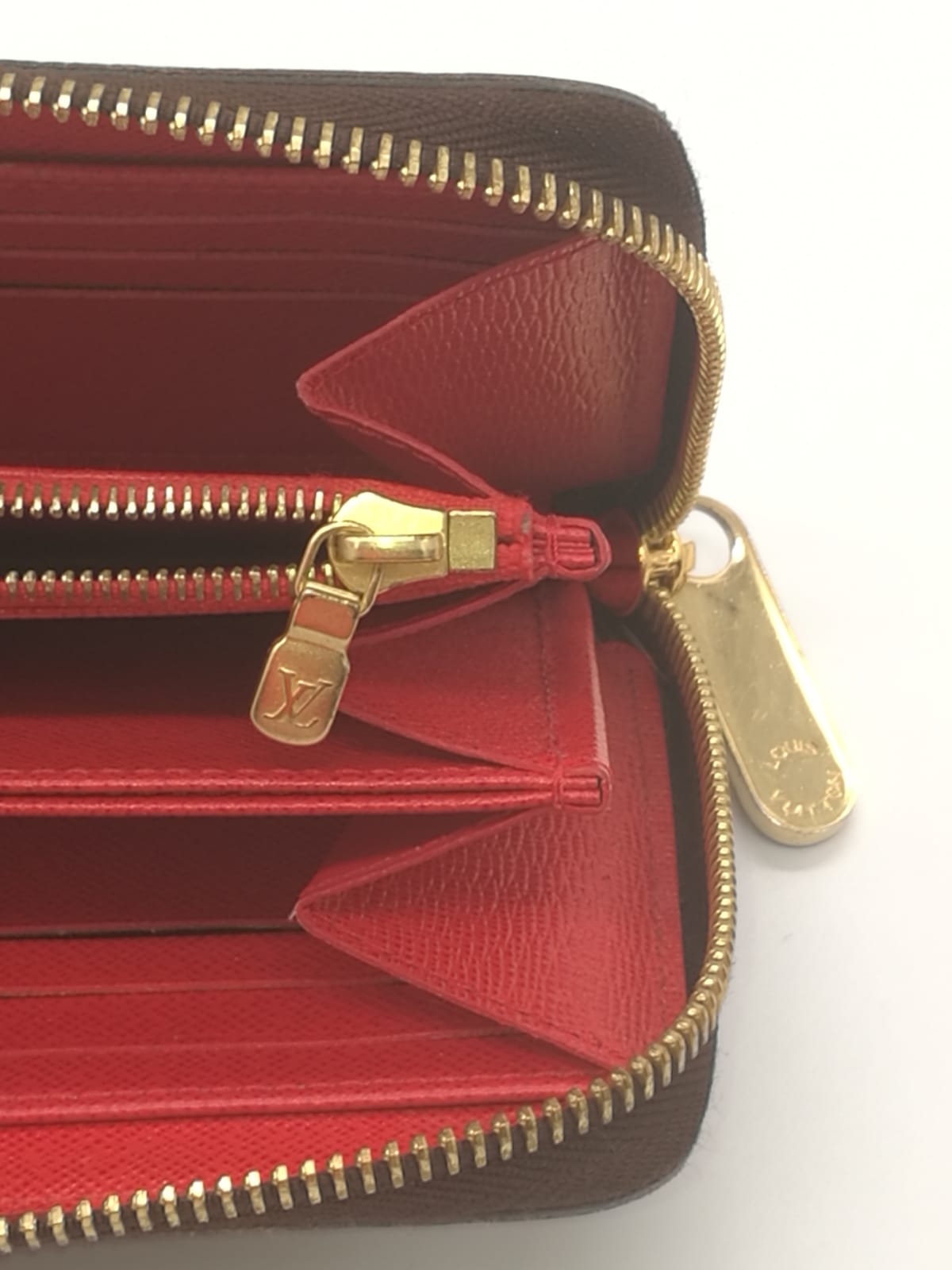 Louis Vuitton Zippy wallet