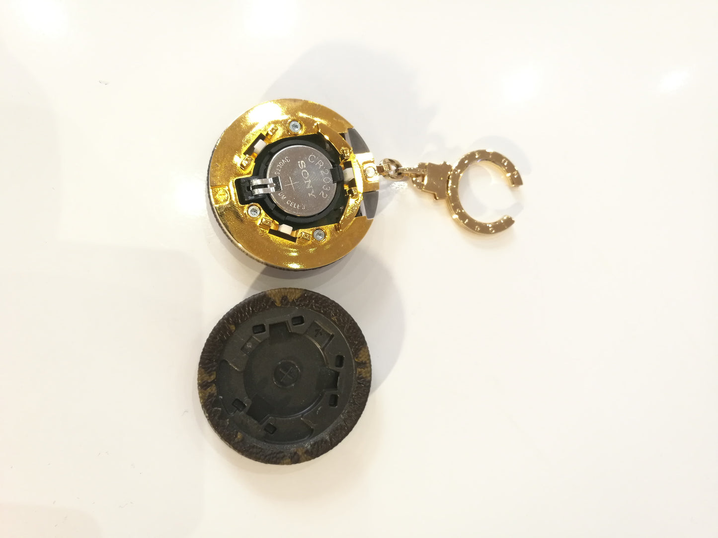 Preloved Louis Vuitton key ring Astropill flash light & bag charm