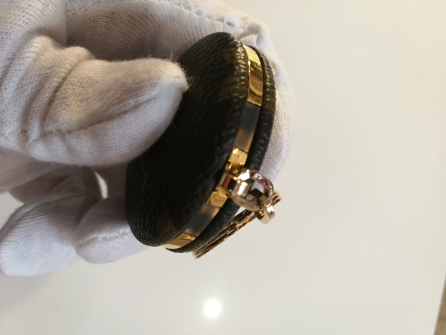 Preloved Louis Vuitton key ring Astropill flash light & bag charm