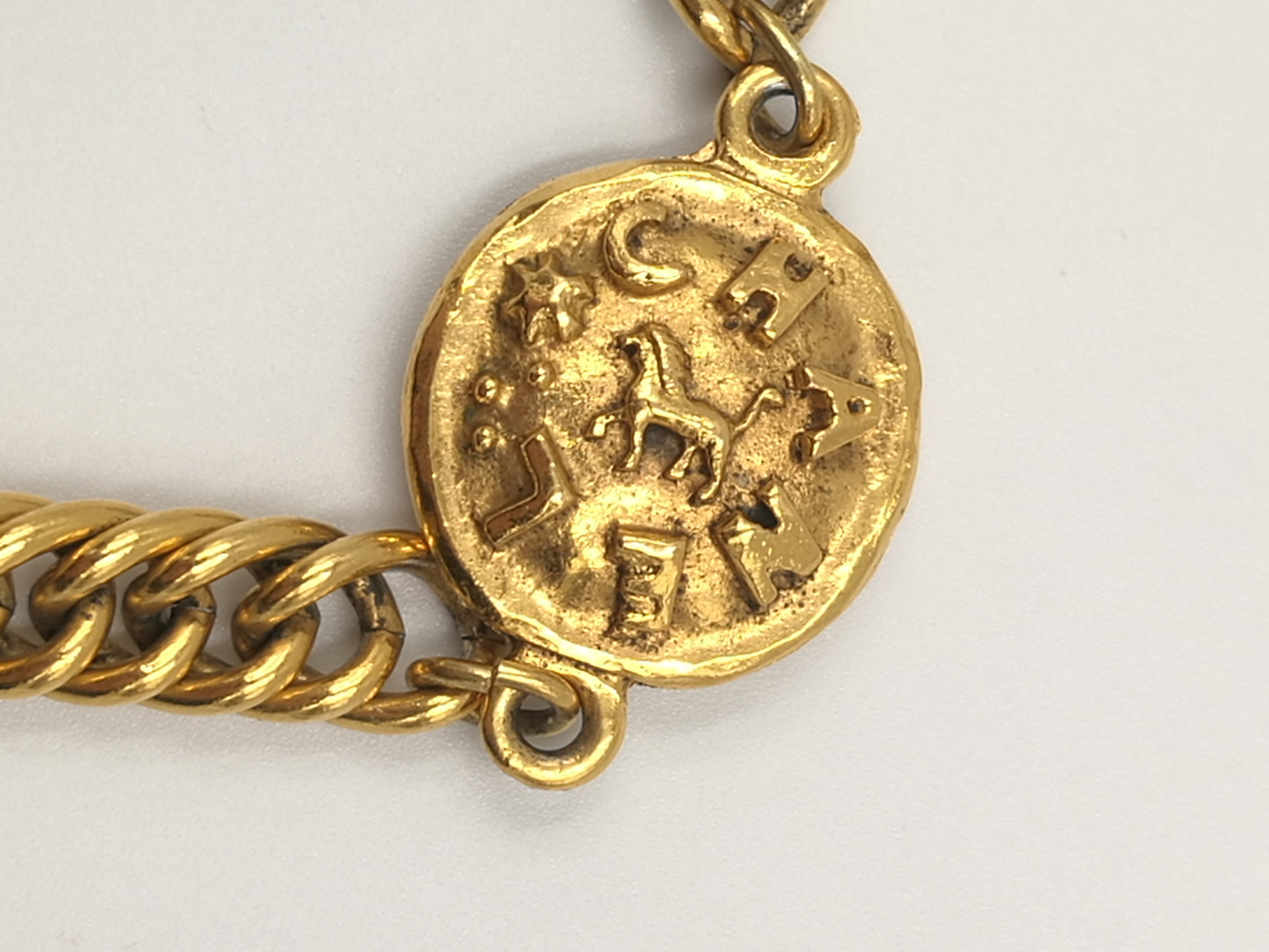 Chanel collana in metallo dorato