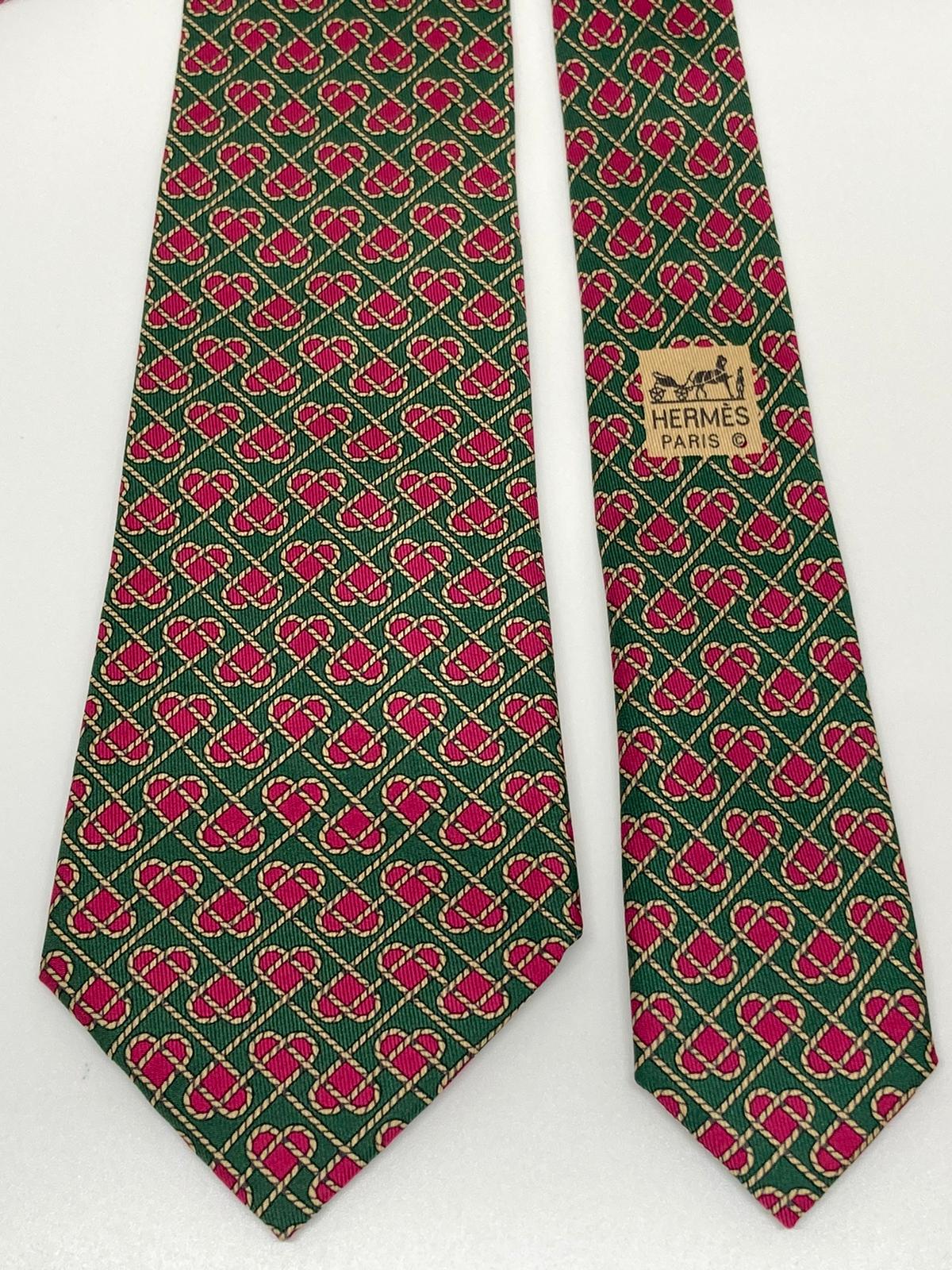 Cravatta Hermès con cuori intrecciati c.7308EA