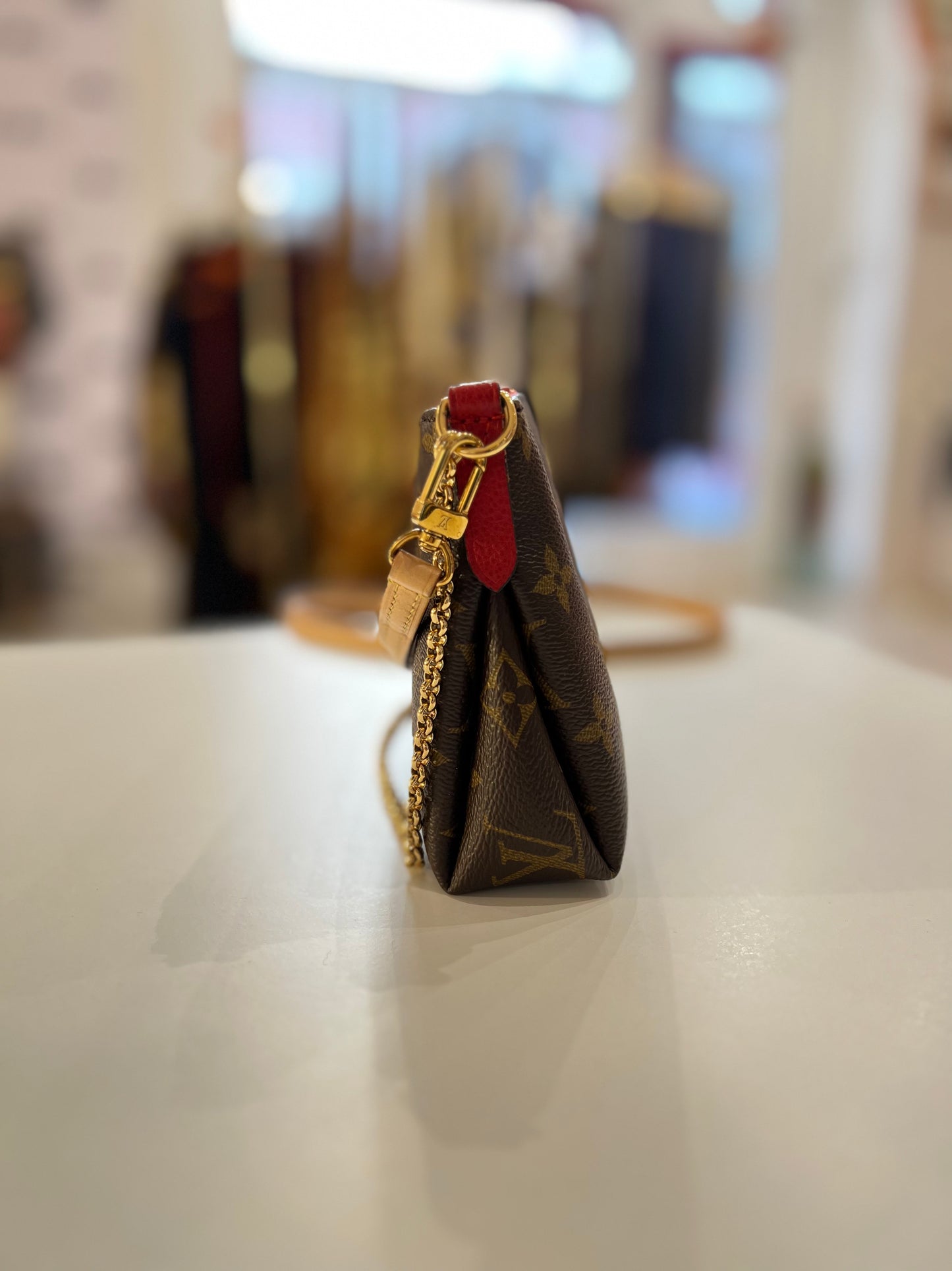 Louis Vuitton Pallas pochette