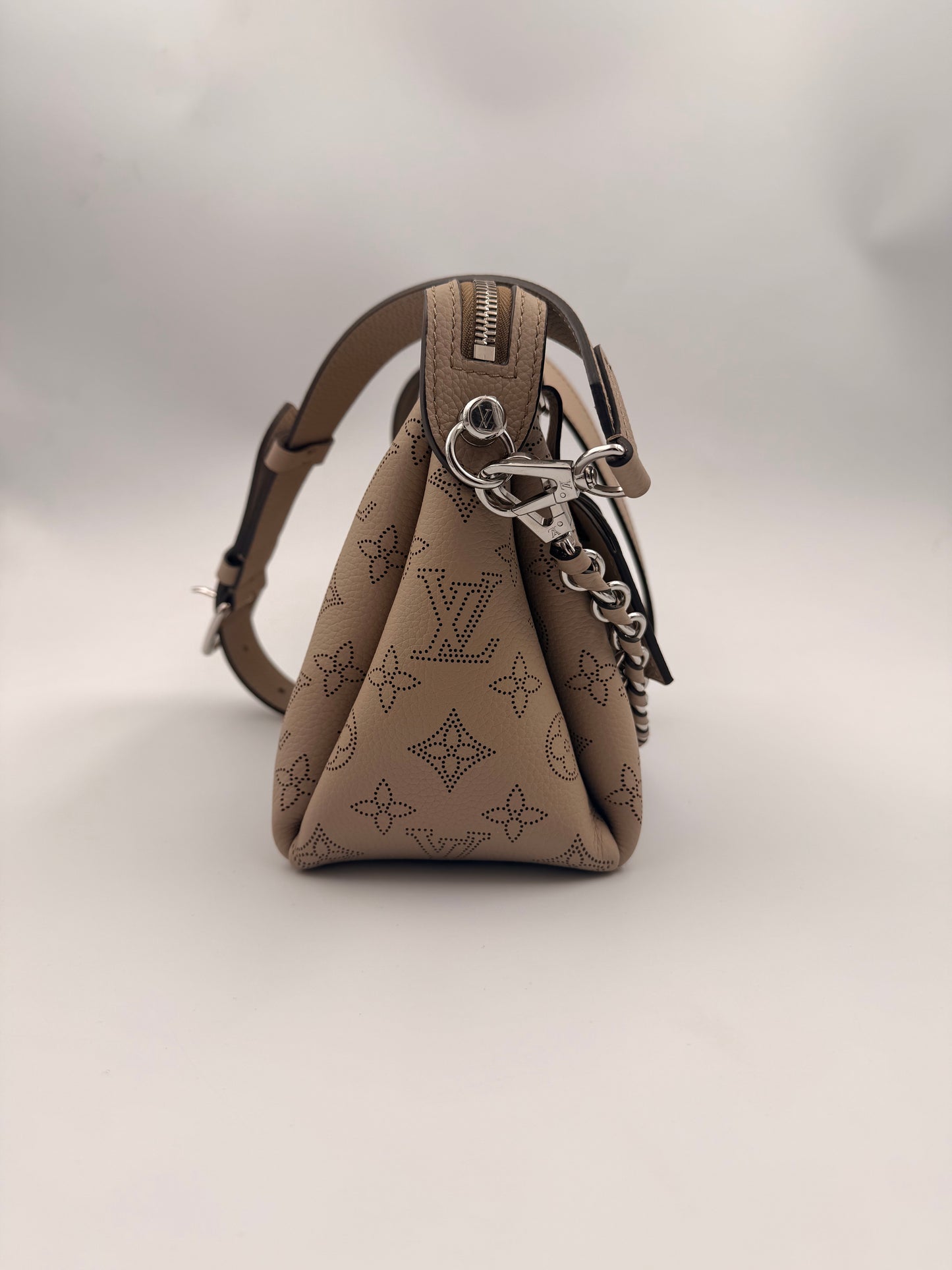 Louis Vuitton Hand It All Mahina
