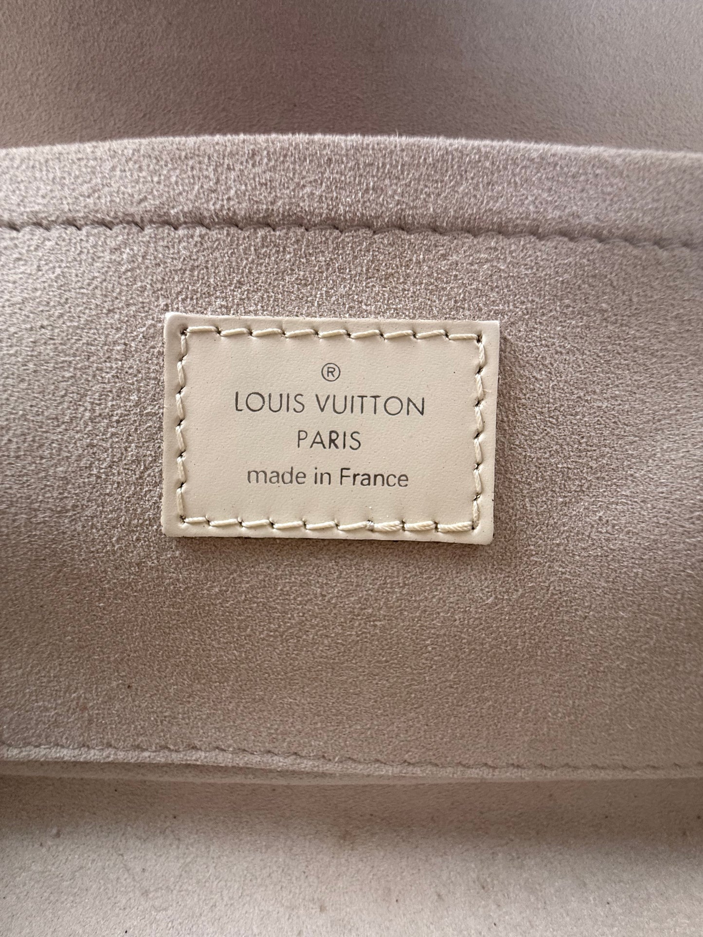 Louis Vuitton Pochette Montaigne