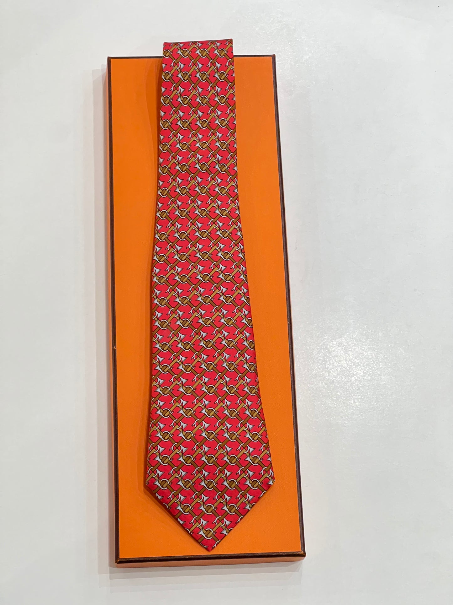 Cravatta Hermès trombe base rosso 7039TA
