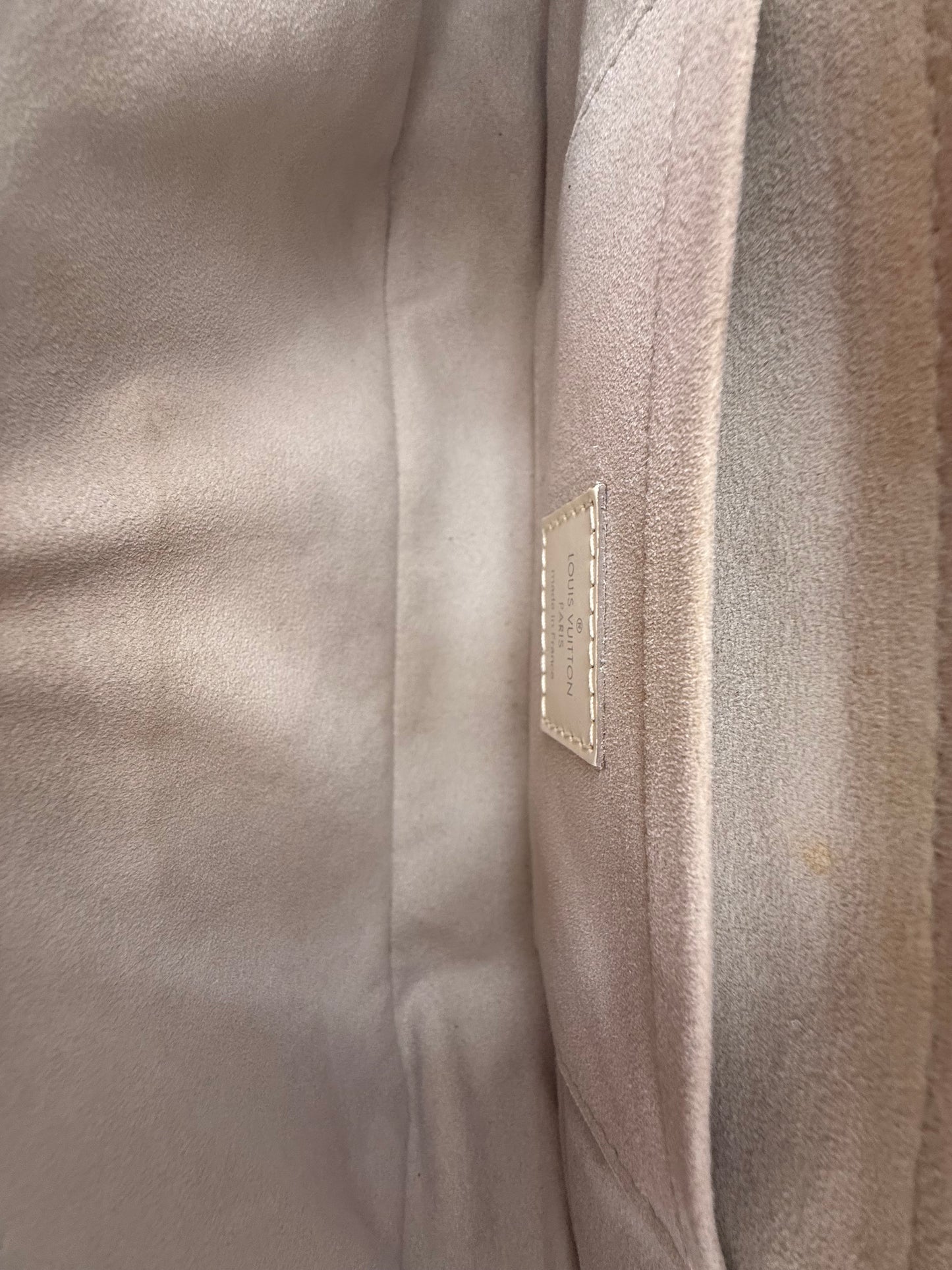 Louis Vuitton Pochette Montaigne