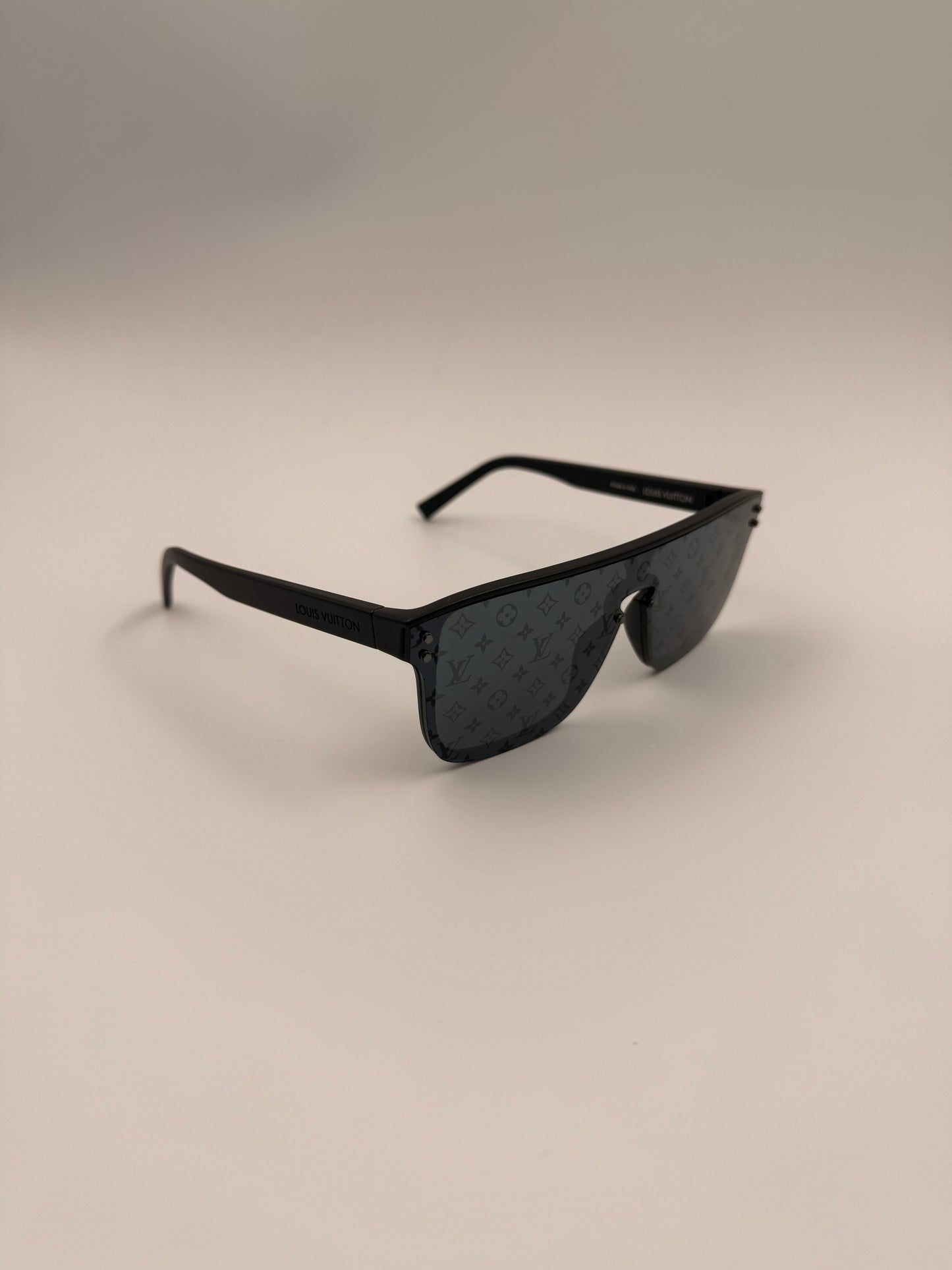 Louis Vuitton sunglasses Waimea