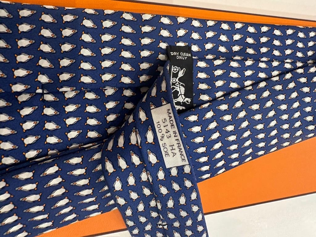 Cravatta vintage Hermès pinguini 5143 ha