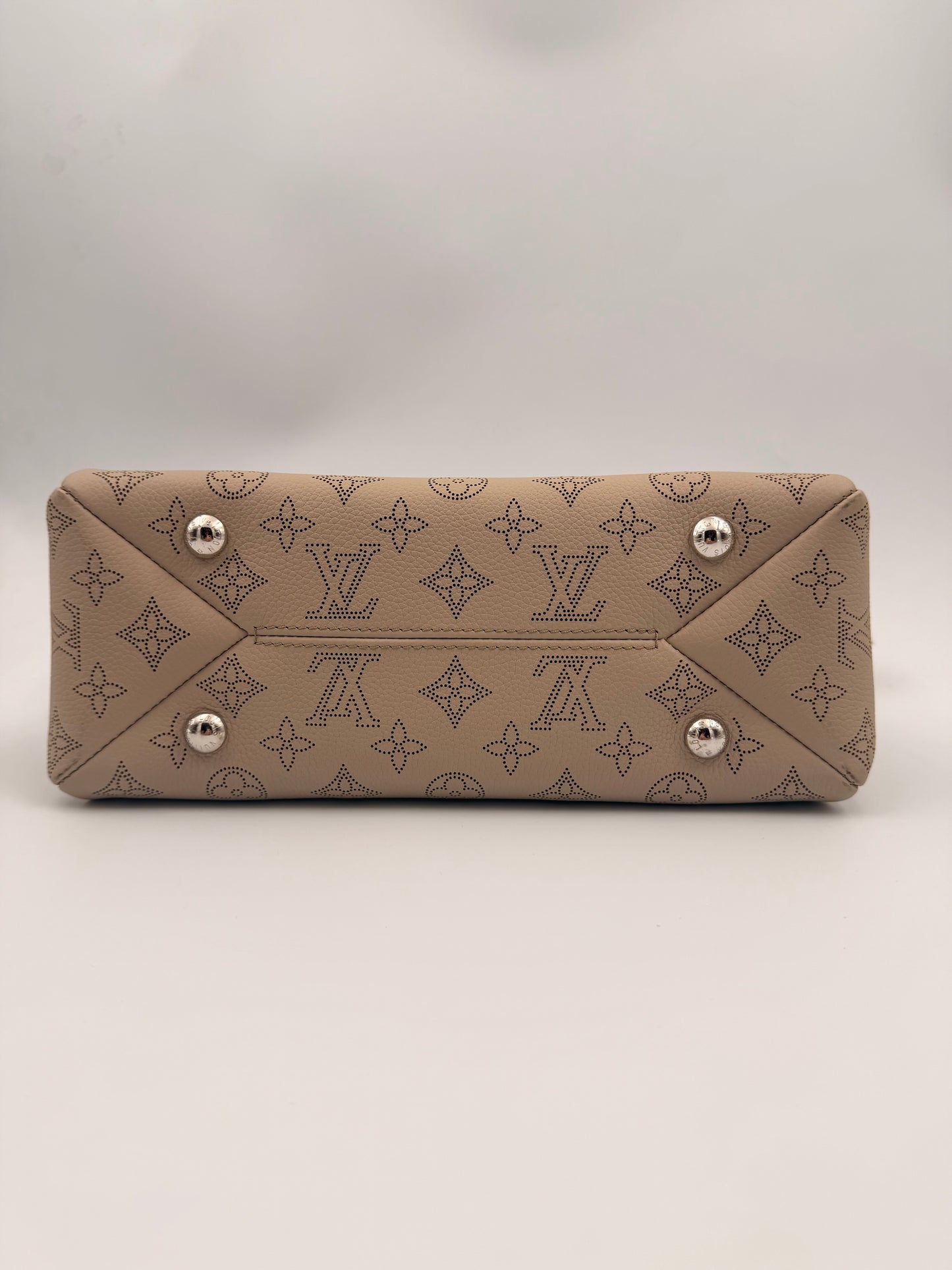 Louis Vuitton Hand It All Mahina