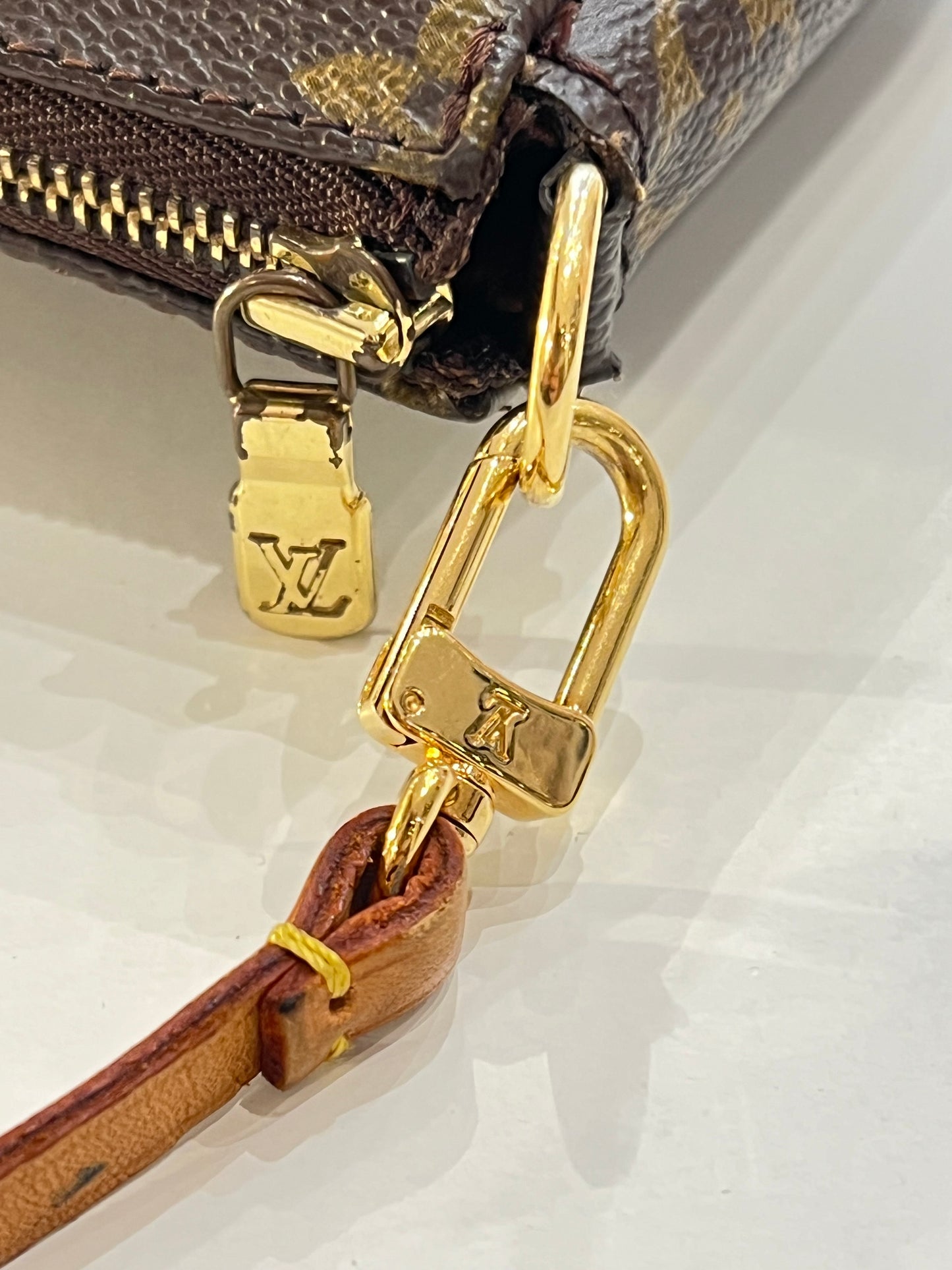 Louis Vuitton Pochette Accessories NM