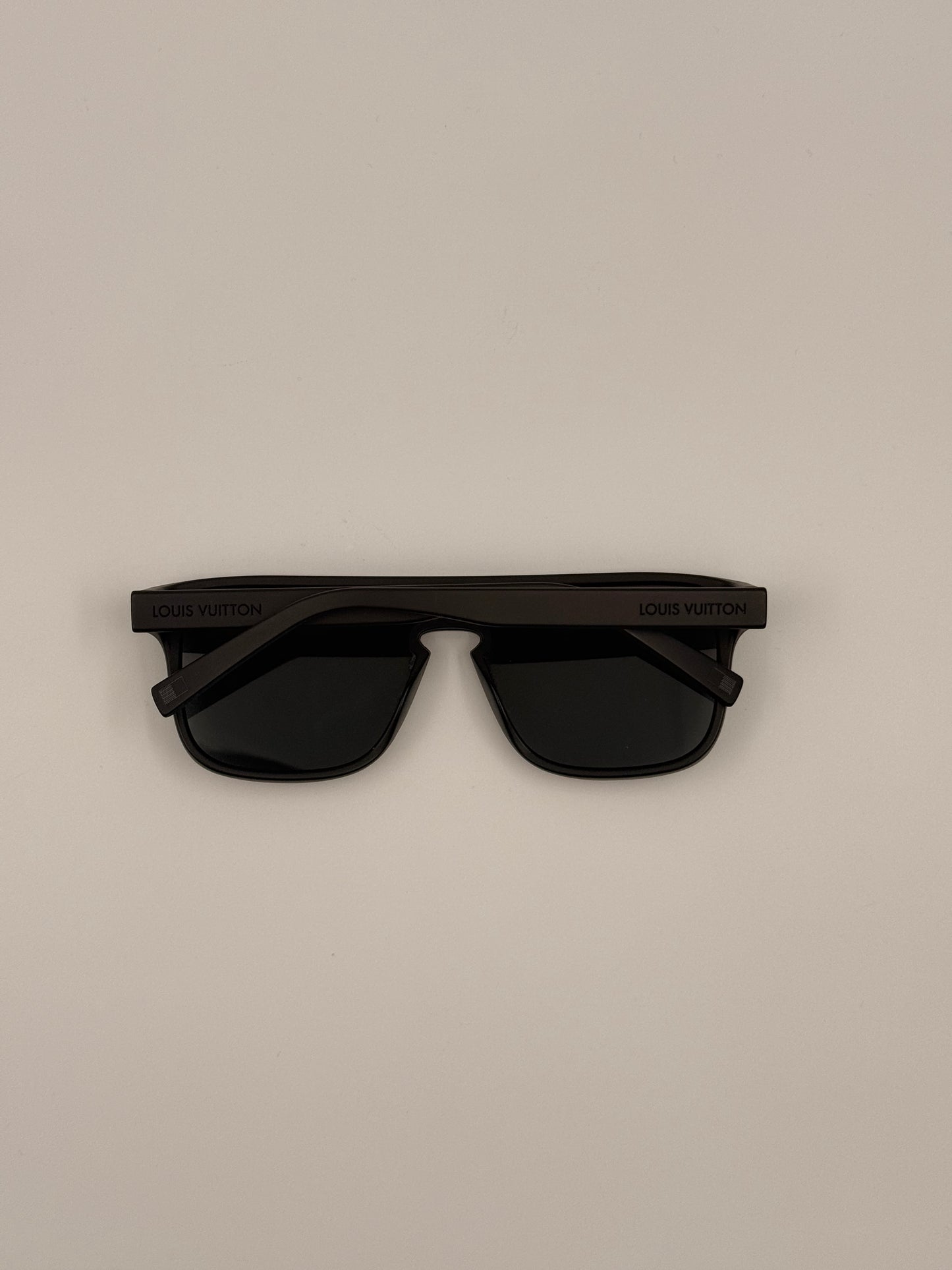 Louis Vuitton sunglasses Waimea