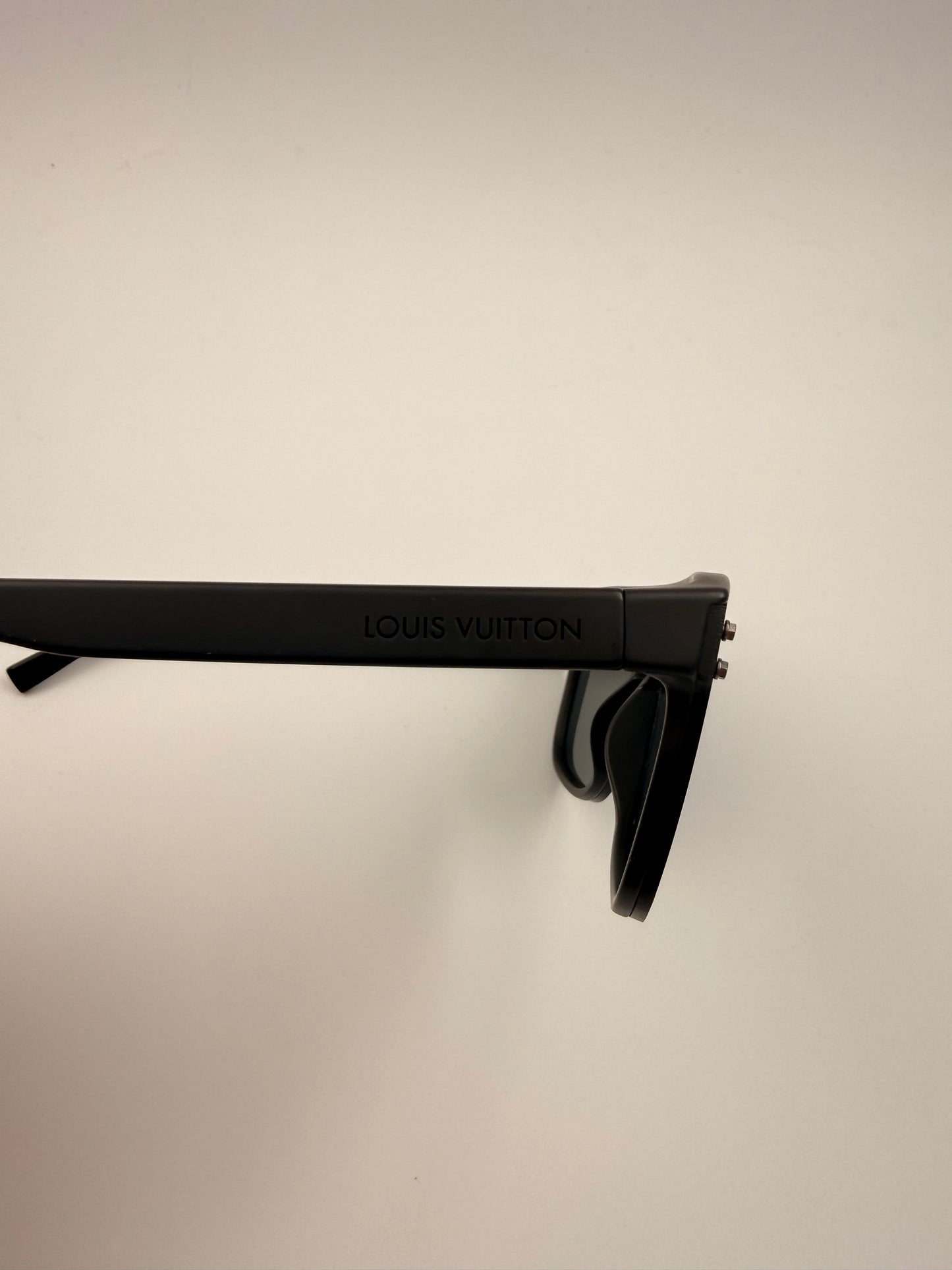 Louis Vuitton sunglasses Waimea