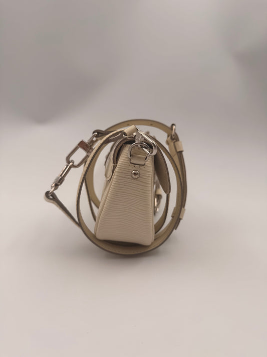Louis Vuitton Pochette Montaigne