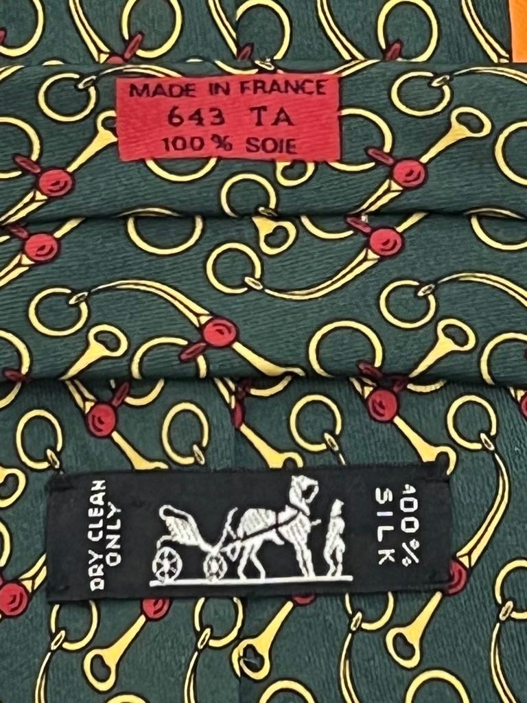 Cravatta vintage Hermès sciabole base verde 643TA