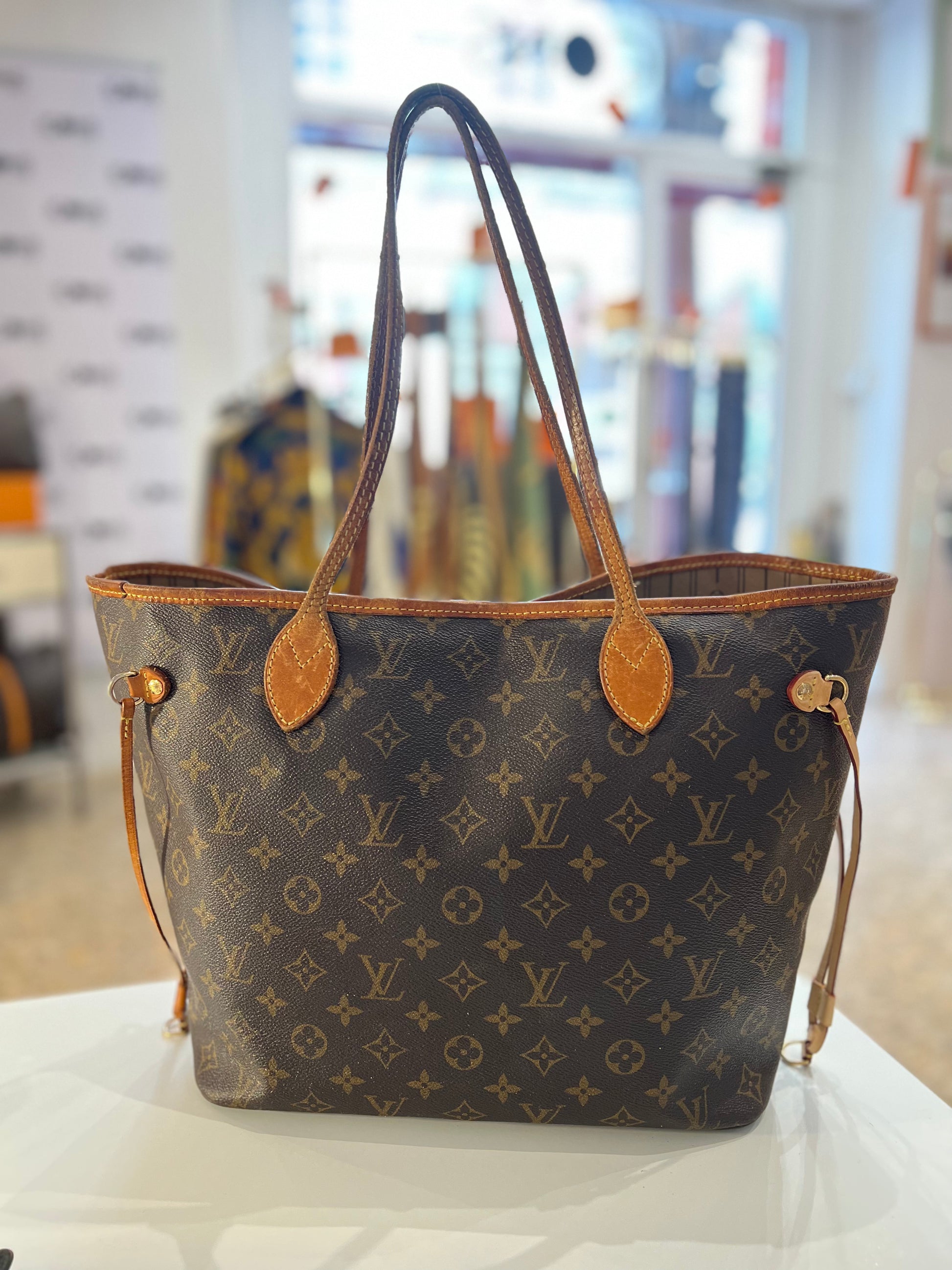 Louis Vuitton Neverfull mm – icons luxury vintage