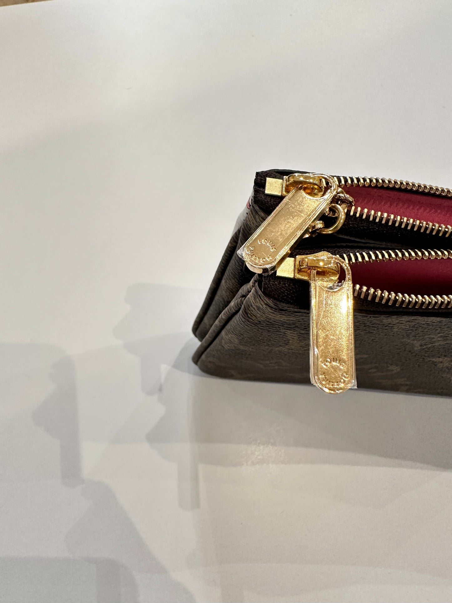 Louis Vuitton pochette double zip